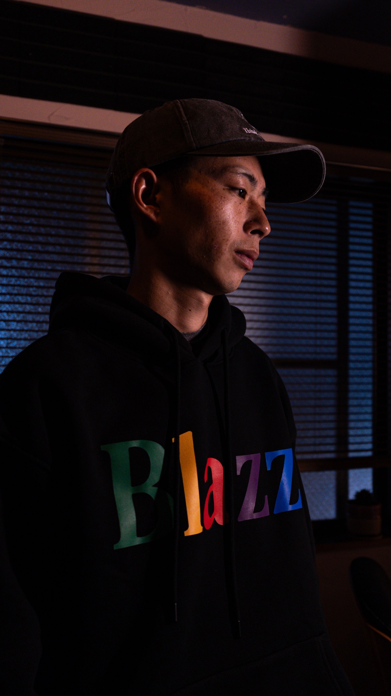 Apple in Smoke Heavy Oz Hoodie [Black]