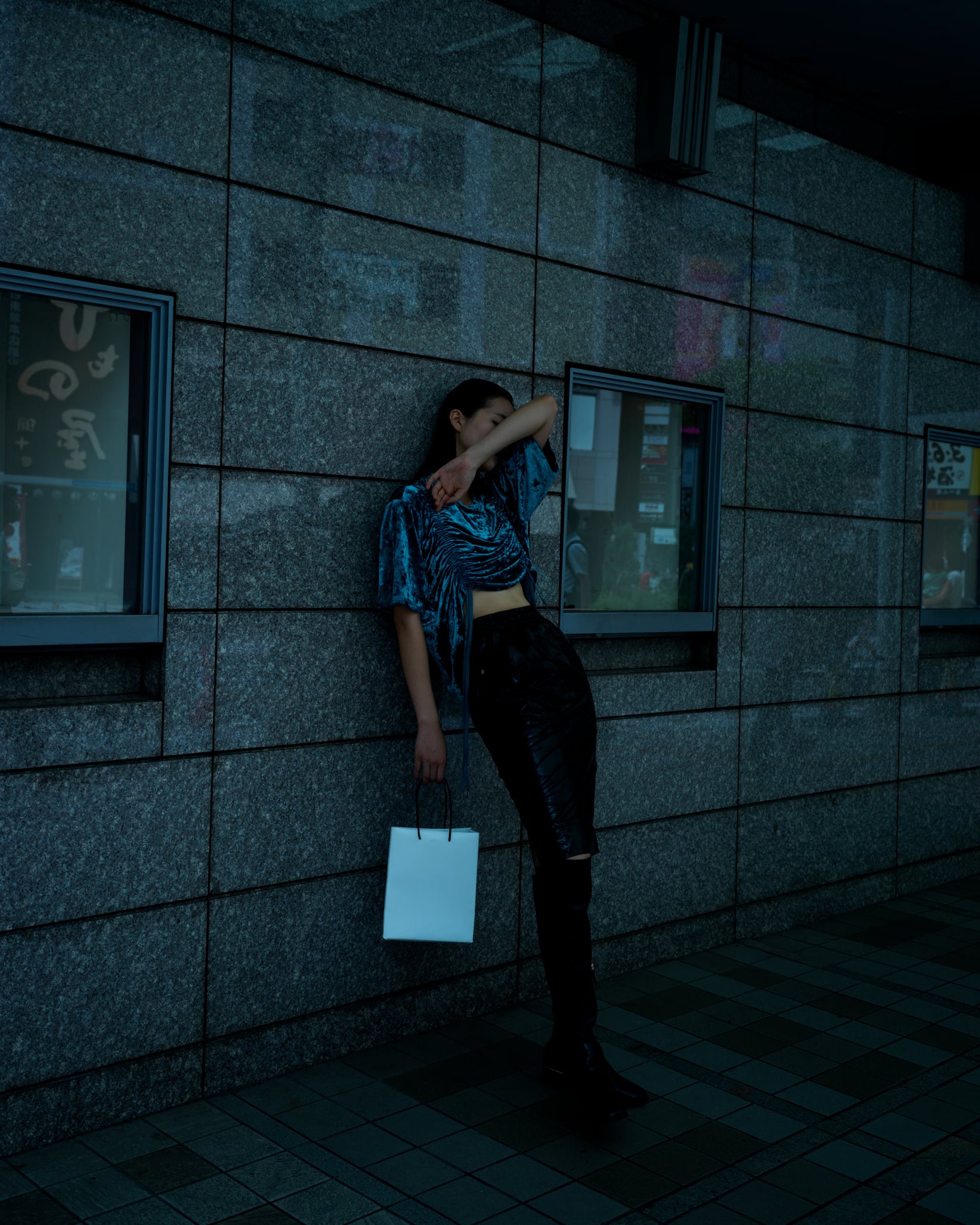 Leather Paper Bag M - White | UNKNOWN PRODUCTS（アンノウン