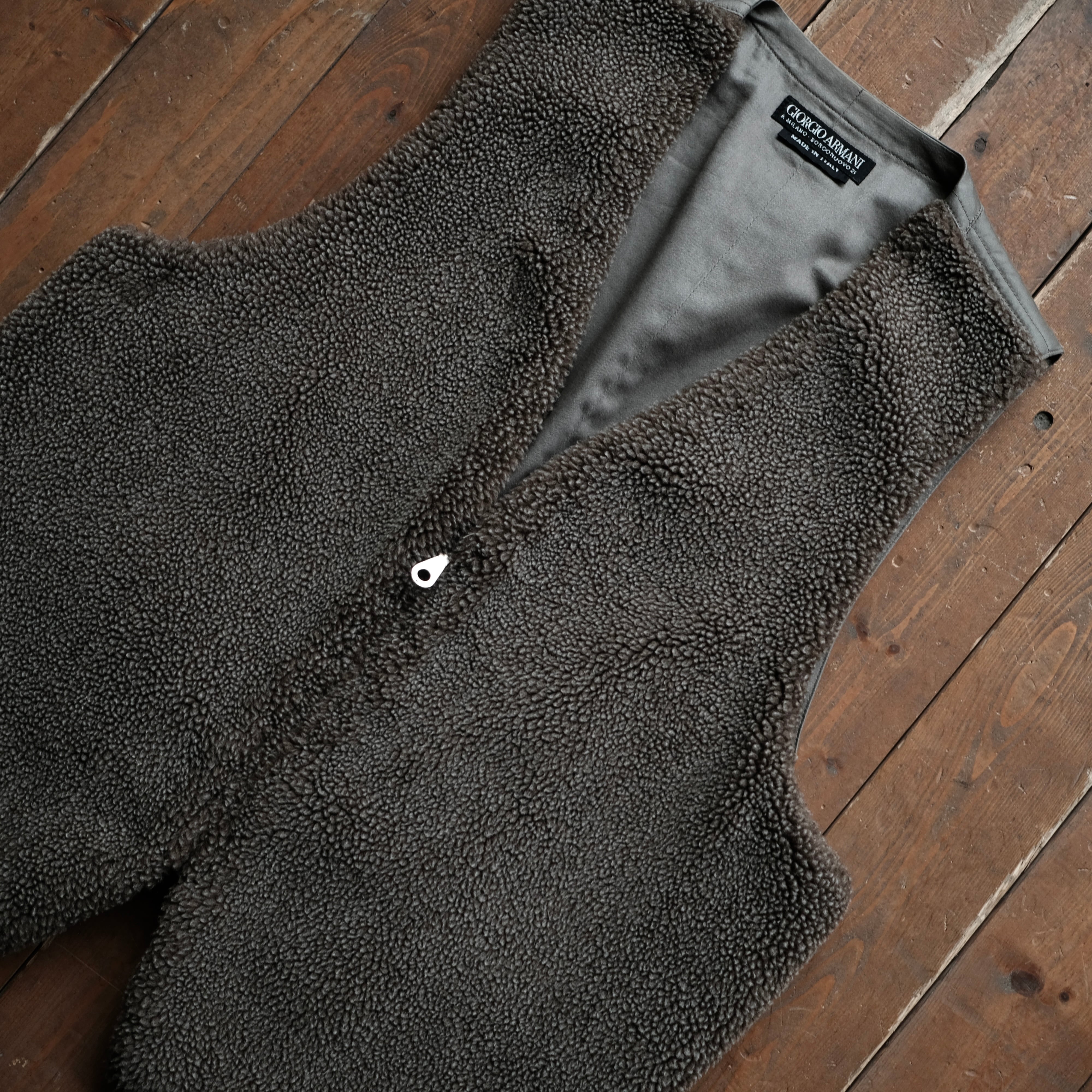 GIORGIO ARMANI BOA ZIP VEST | safarionline