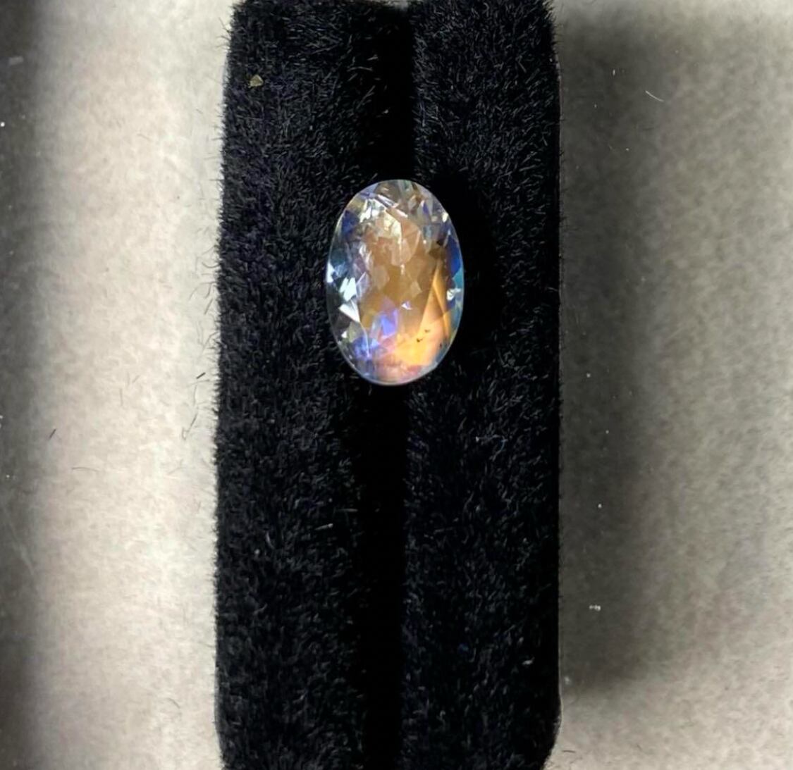 レインボームーンストーン 0.795ct ルース 天然 宝石 | GCC.GEMS. レインボームーンストーン 0.795ct ルース 天然 宝石 | GCC.GEMS.