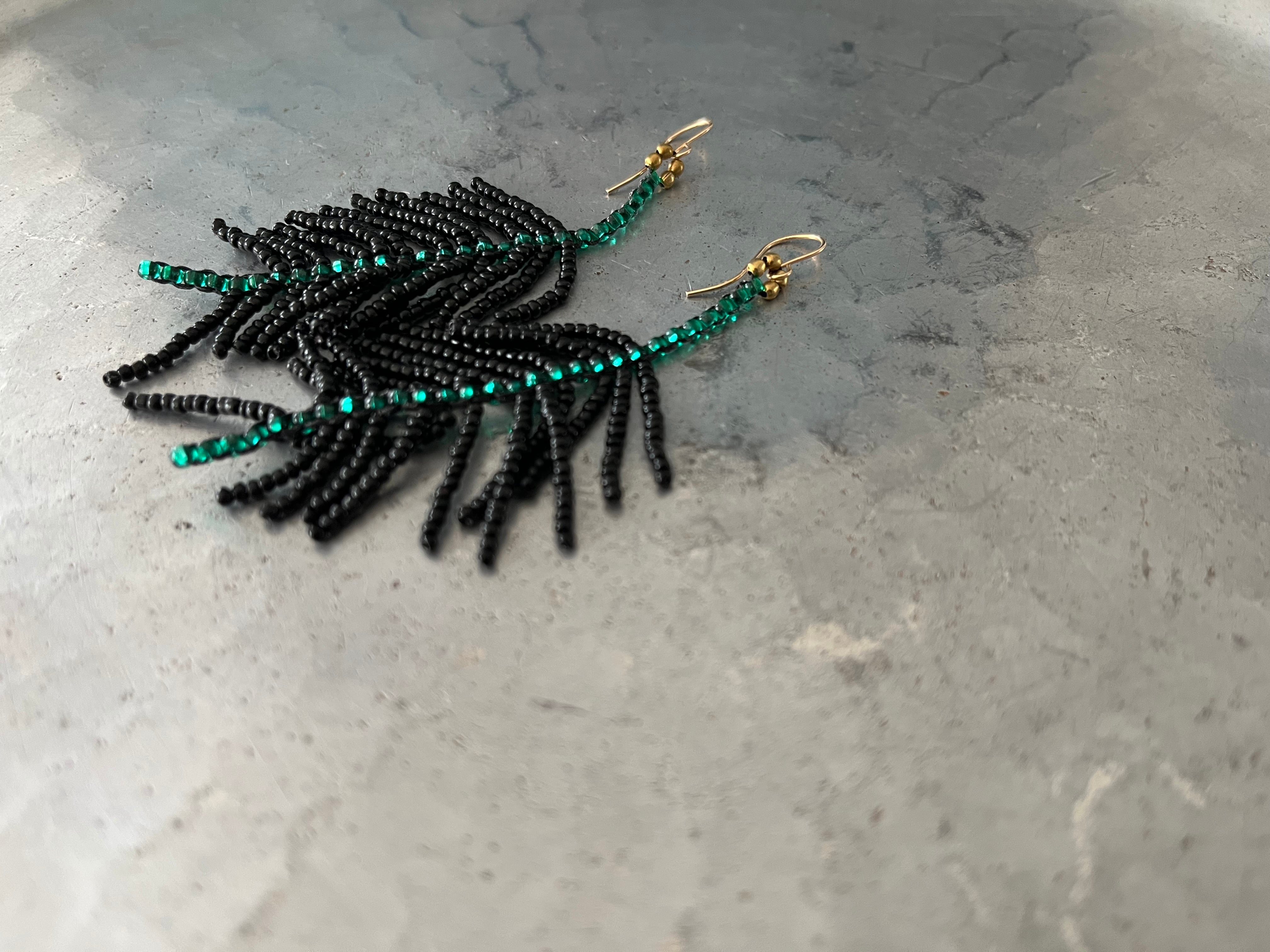 ピアス#black feather