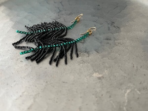 ピアス#black feather