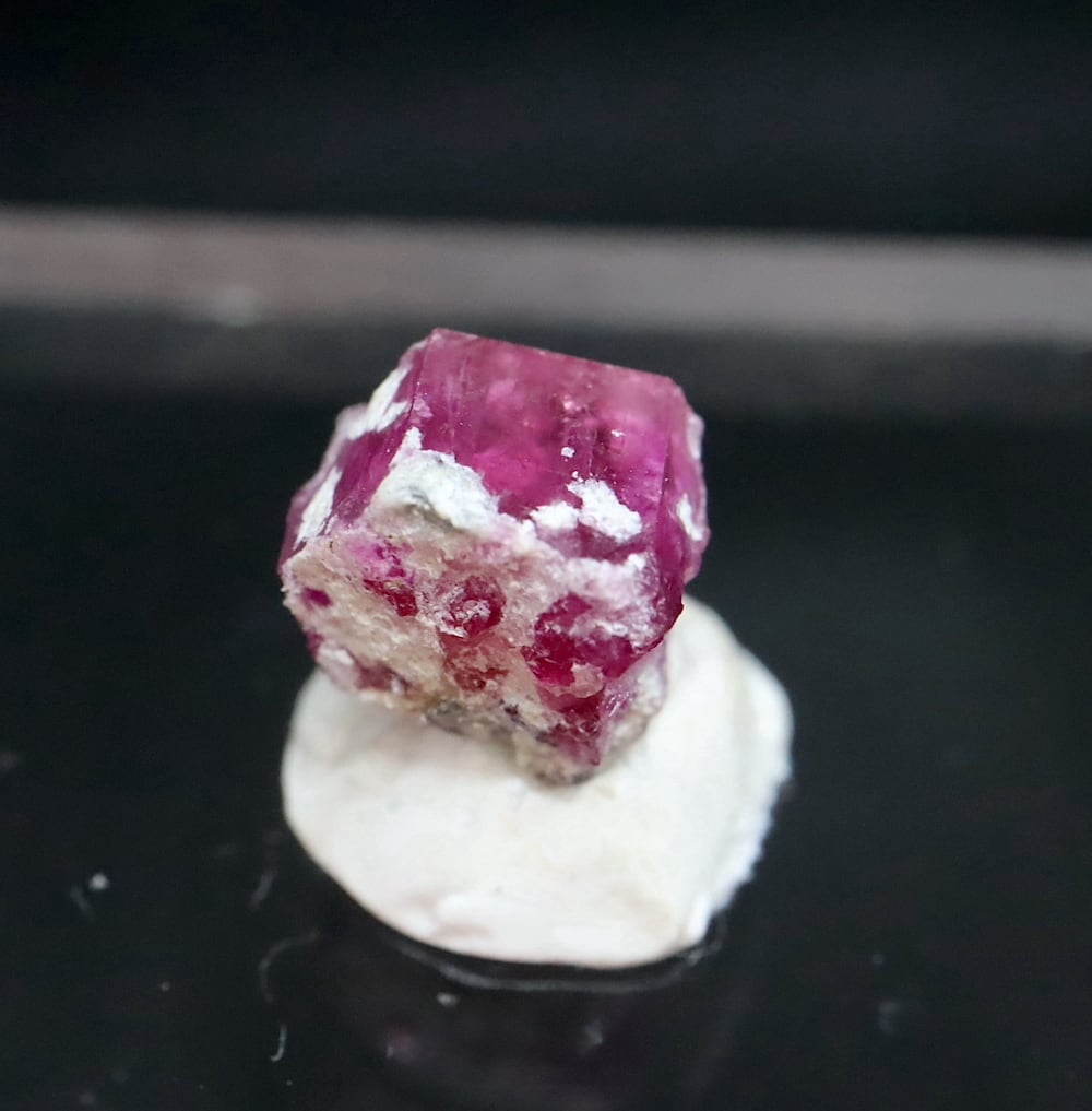 レッドベリル レッドエメラルド 0,4g RB035 鉱物 天然石