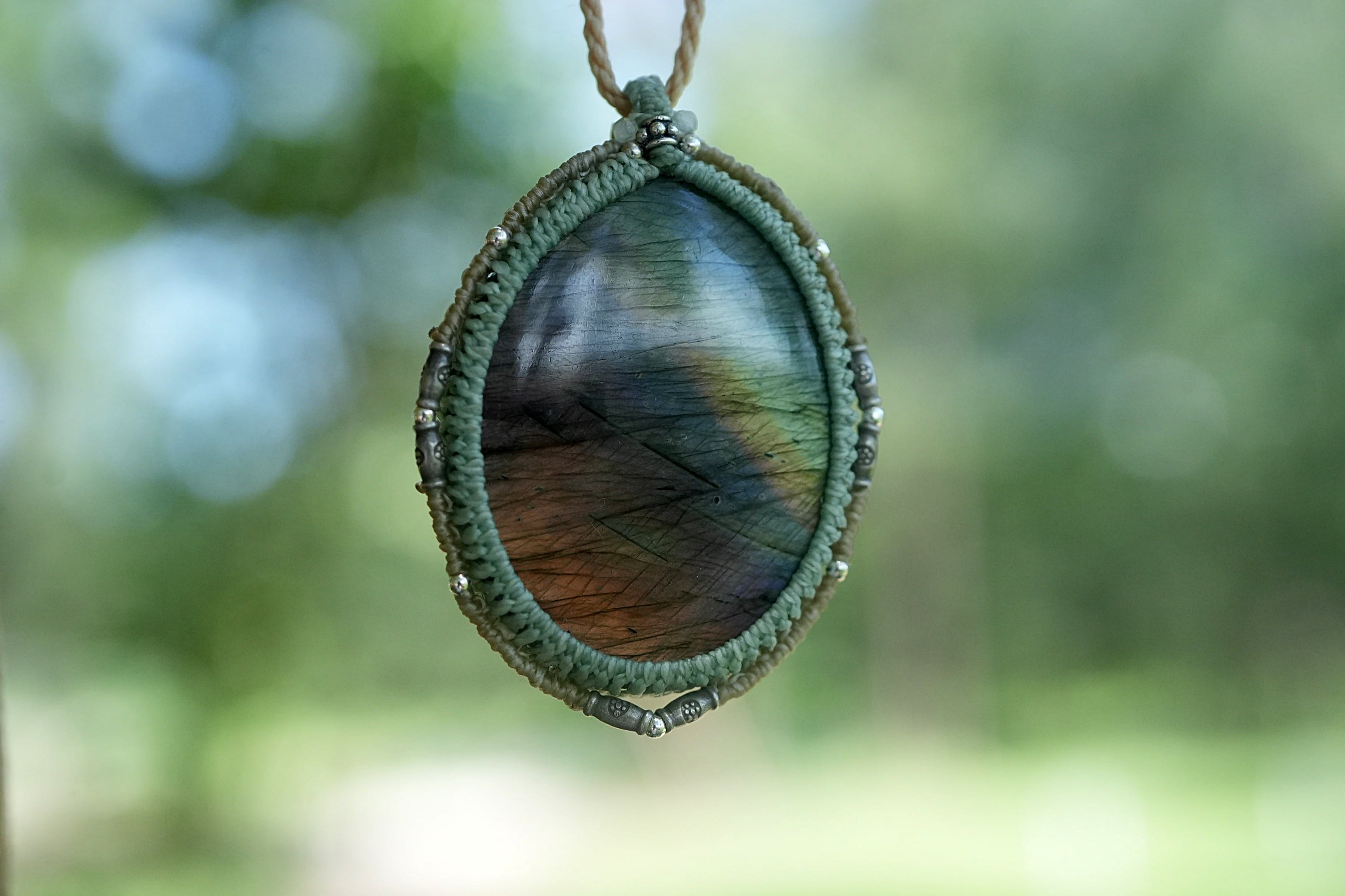 虹の囁き☆マルチカラーラブラドライト マクラメネックレス 1778