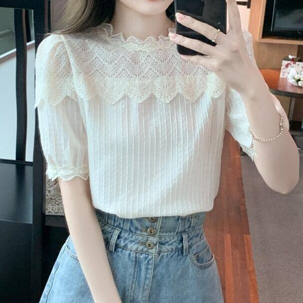 トップス レディース ブラウス シャツ カットソー レース S M L XL ホワイト ストライプ スカラップ レース襟 カラバリ シャツ シアー 透け感 半袖 五分袖 無地 パフスリーブ リボン フリル 華奢見え シンプル ガーリー きれいめ カジュアル フェミニン エレガント 上品 大人可愛い おしゃれ 普段使い デート お出かけ 女子会 休日 旅行 お呼ばれ 通勤 通学 着まわし 韓国 韓国系 ファッション コーデ スタイル モテ 春 夏 秋 送料無料