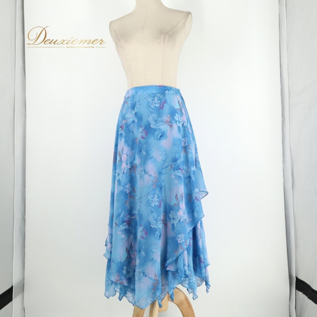 社交ダンス 衣装 Sanline サンリーヌ スカート レッスンウェア ブルー系 花柄 植物柄 フラワープリント フレア アシンメトリー 透け感 シースルー 軽やか さわやか 華やか かわいい おしゃれ 上品 大人っぽい 水色 白 紫 ホワイト系 ピンク系 パープル系 ダンス 練習 レッスン ダンス衣装 練習着