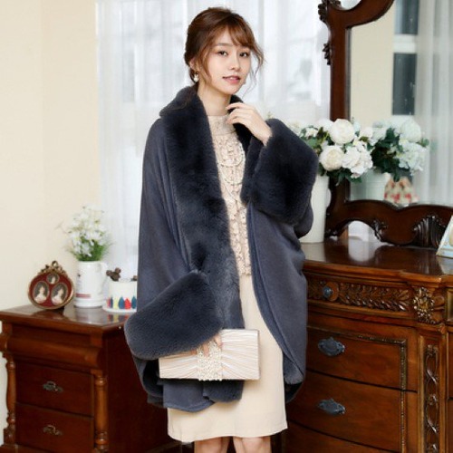 フェイクファーポンチョ レディース ケープコート マント ポンチョ ケープ アウター ショール シンプル 無地 きれいめ エレガント ゴージャス おしゃれ ふわふわ 暖かい フェイクファーポンチョ