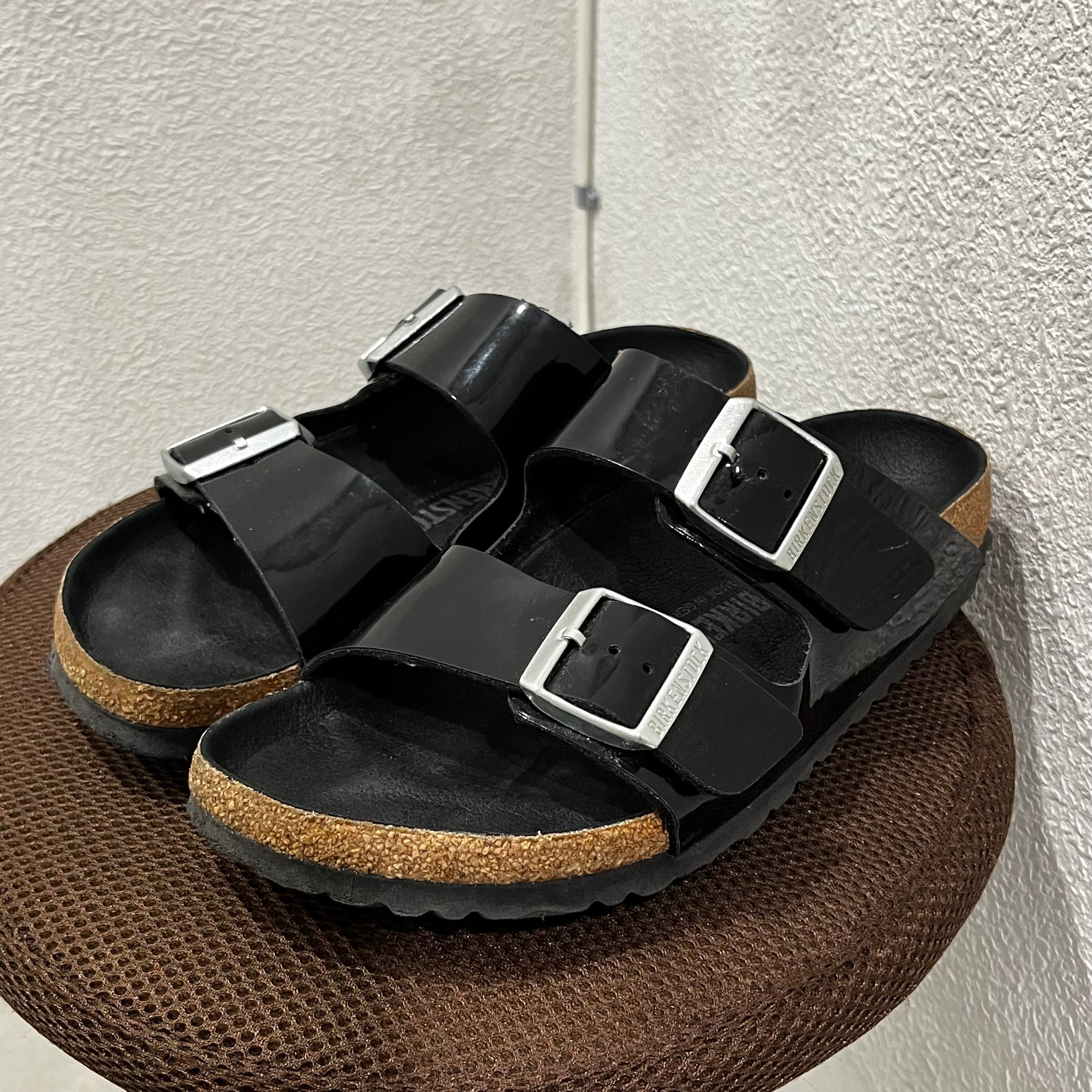 BIRKENSTOCK ビルケンシュトック DOORS ARIZONA エナメル サンダル シューズ エナメルコーティング  【表参道t0】【メンズ/レディース】 | ブランド古着Brooch powered by BASE