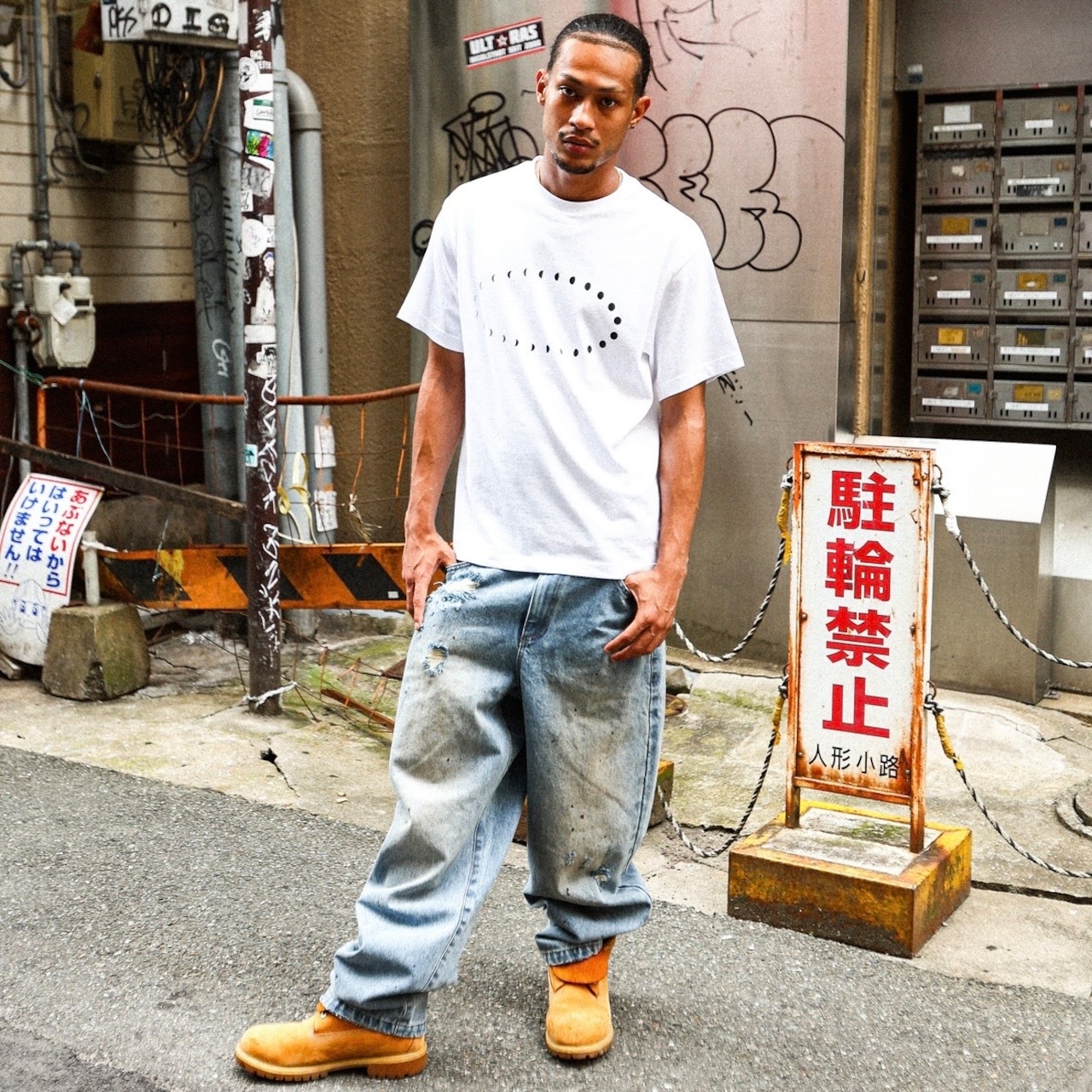 MOON PHASE PREMIUM COTTON BOX TEE