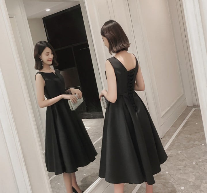 おススメパーティードレス☆ノースリーブミディ丈ブラックドレス