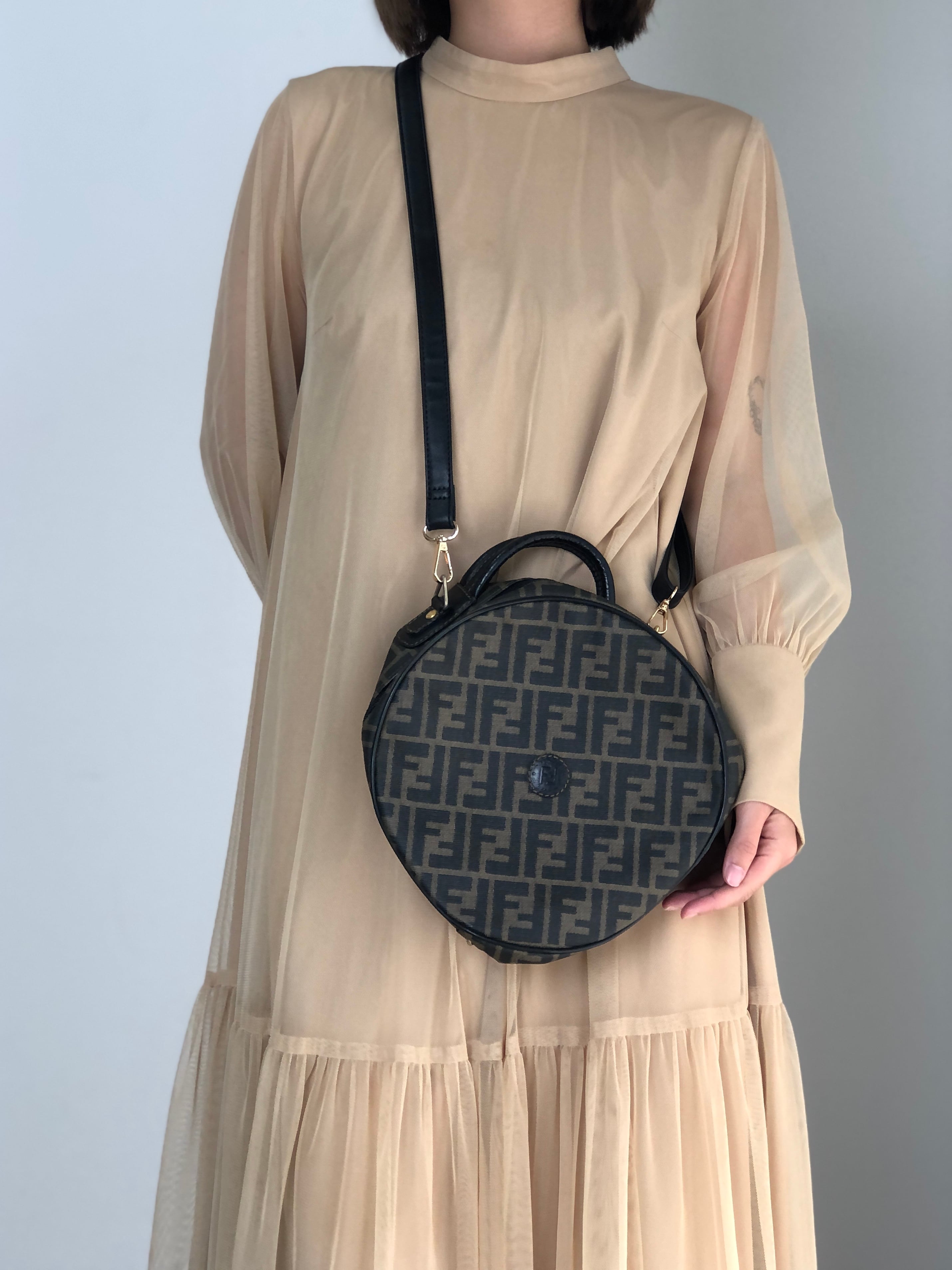 FENDI フェンディ ズッカ柄 ハンドバッグ ブラック PVC ラウンド
