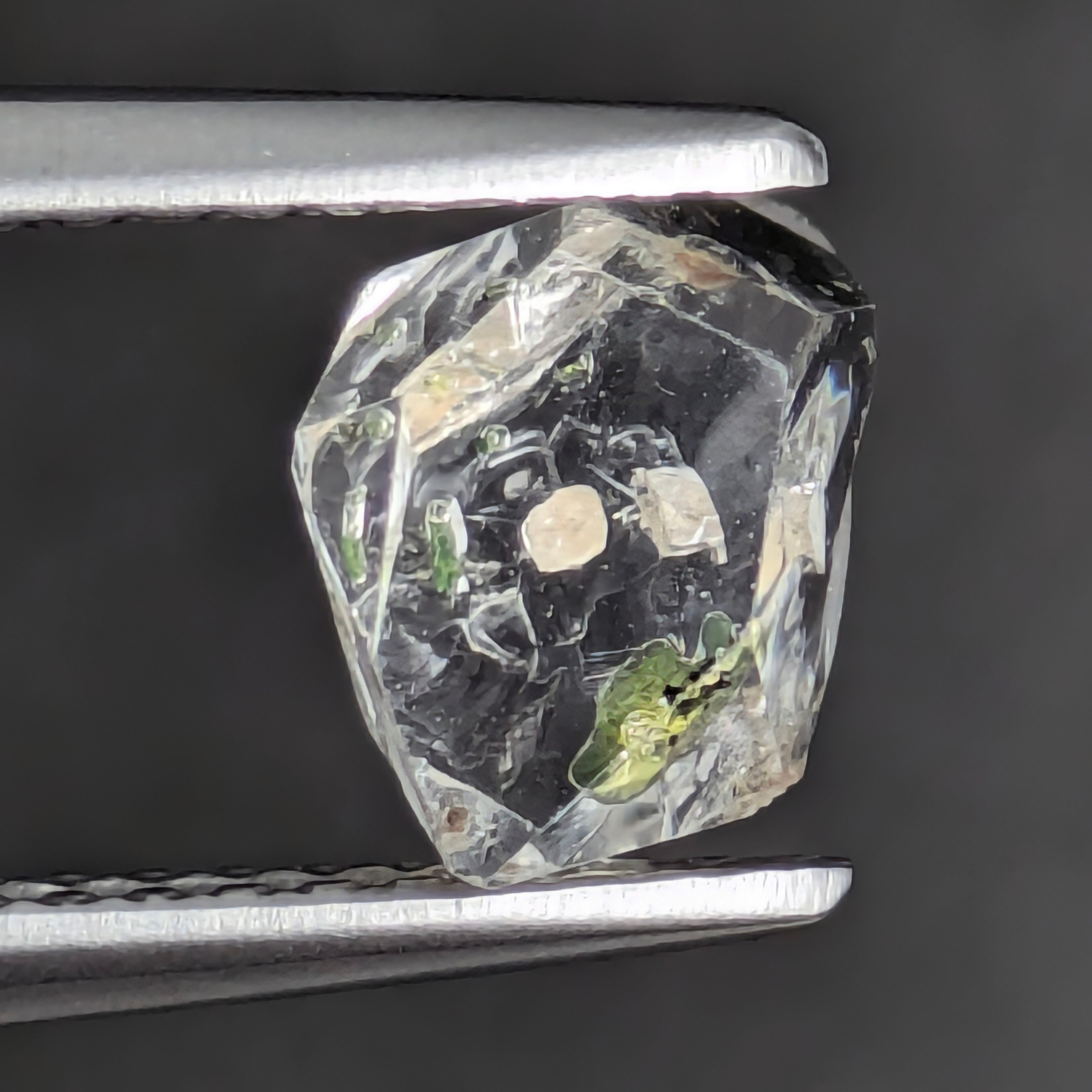 オイル・イン・クォーツ原石【1.19ct】 PRO208984 | Gem's Subculture