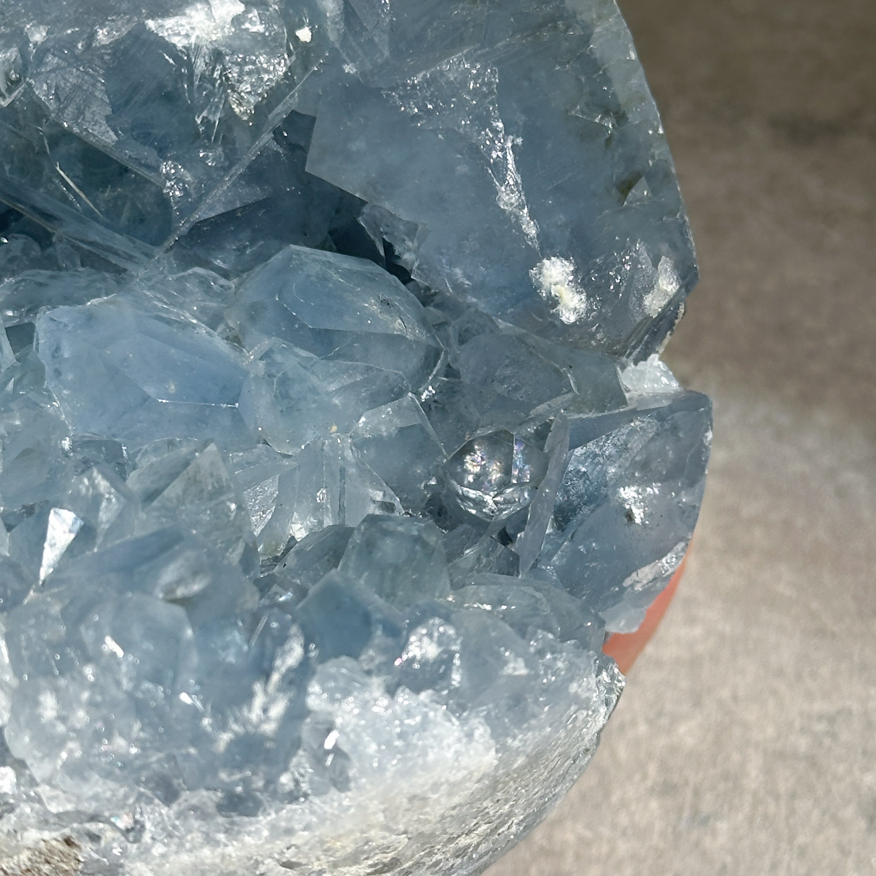 セレスタイトエッグ型　原石（新品未使用）大きめ 高品質 Bigセレスタイト 原石 41◇ Celestite ◇天然石・鉱物・パワーストーン