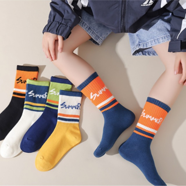 【即納】スポーティーなロゴソックス