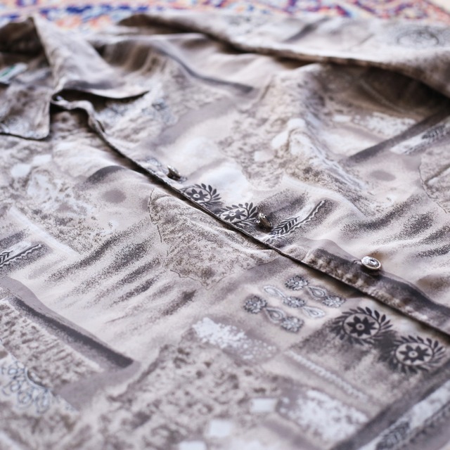 art graphic smoke design l/s shirt