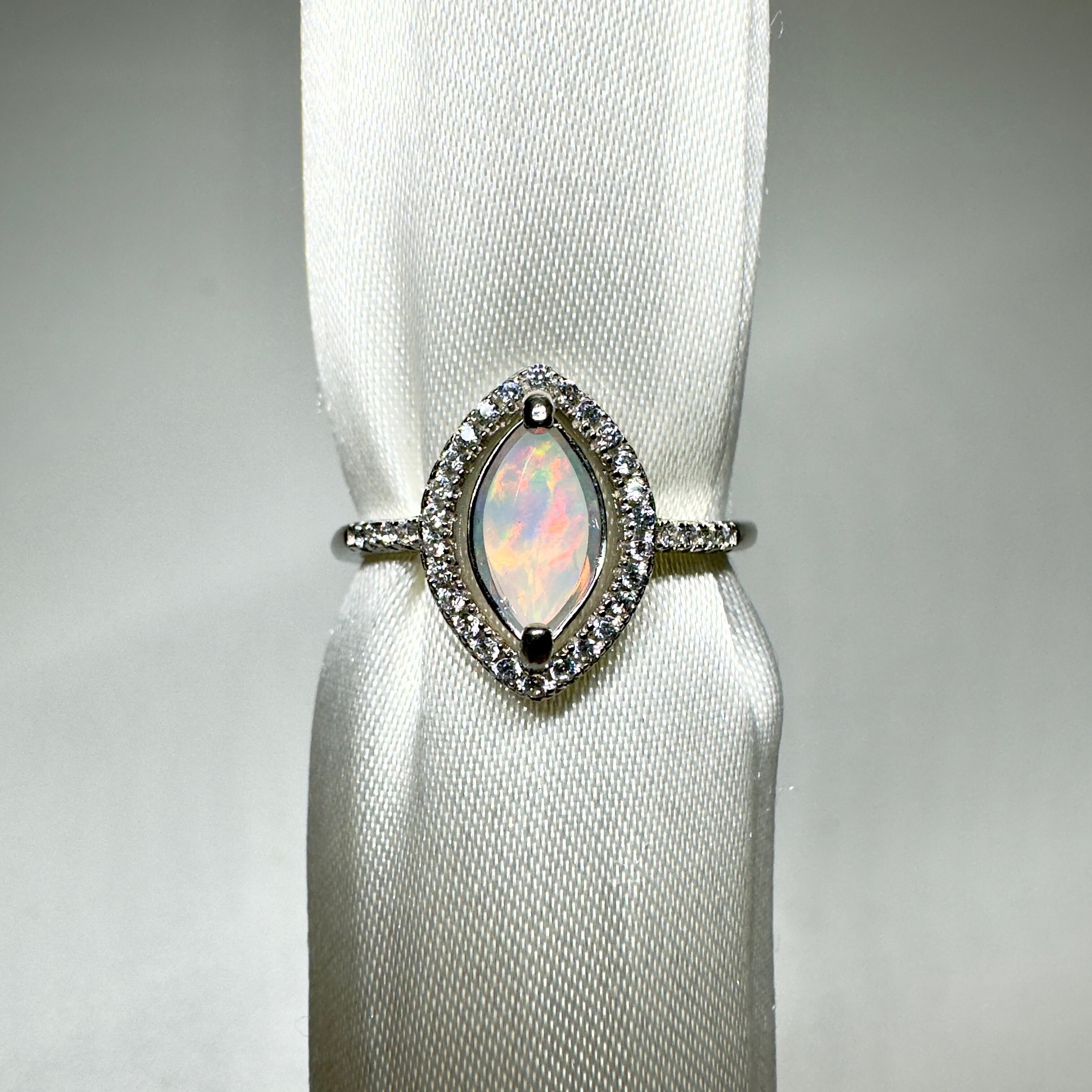 取り巻きring♦︎オパール♦︎