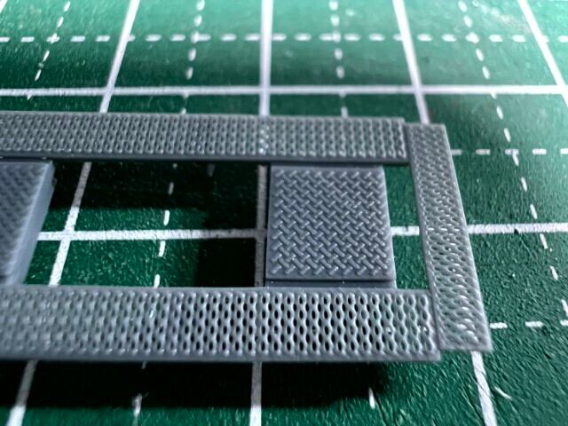 Nゲージ 】ISO 20ftタンクコンテナ グレーチング差替えパーツ 未塗装2