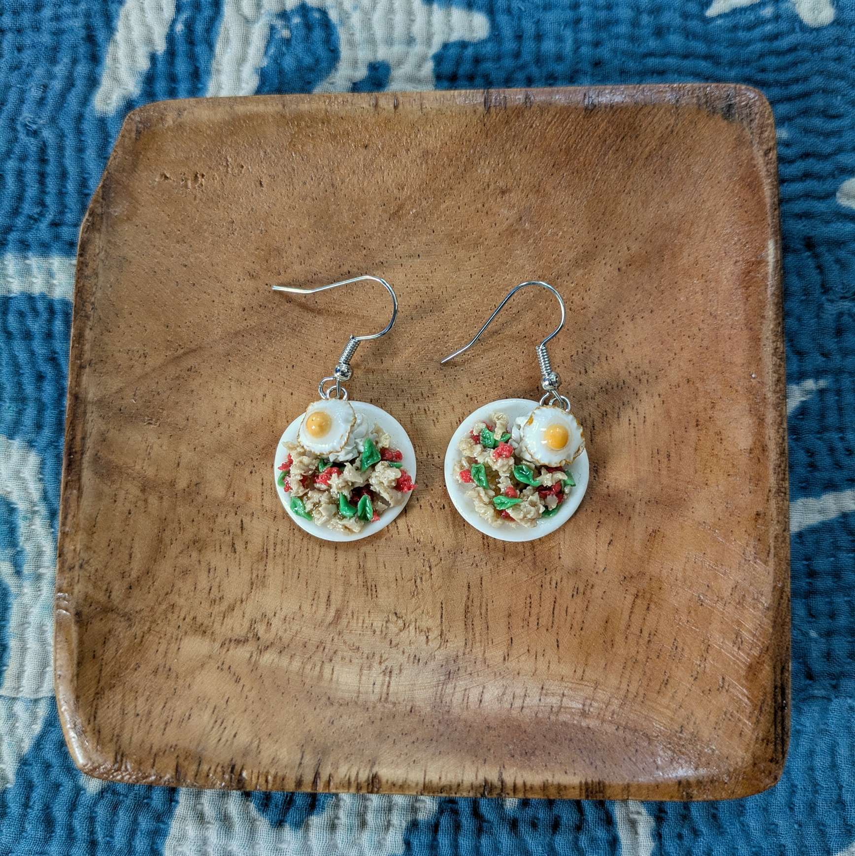 04 ハンドメイドピアス　そら Soraumi Facet グリーンクォーツ（ピアス） – マザーハウス 公式サイト