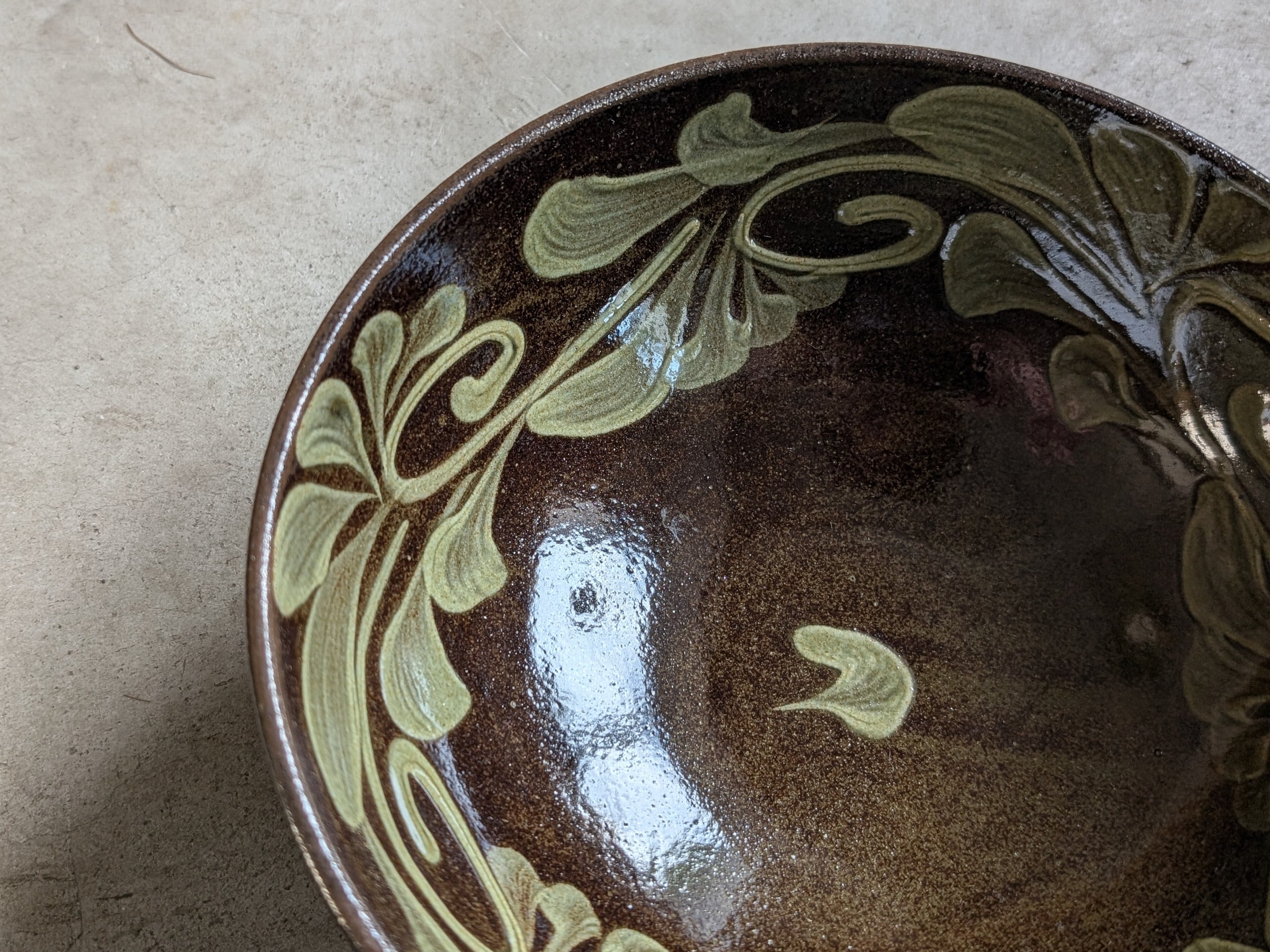 やちむん 7寸鉢（イッチンゴス白） | 陶眞窯 | inoya | Basic Life