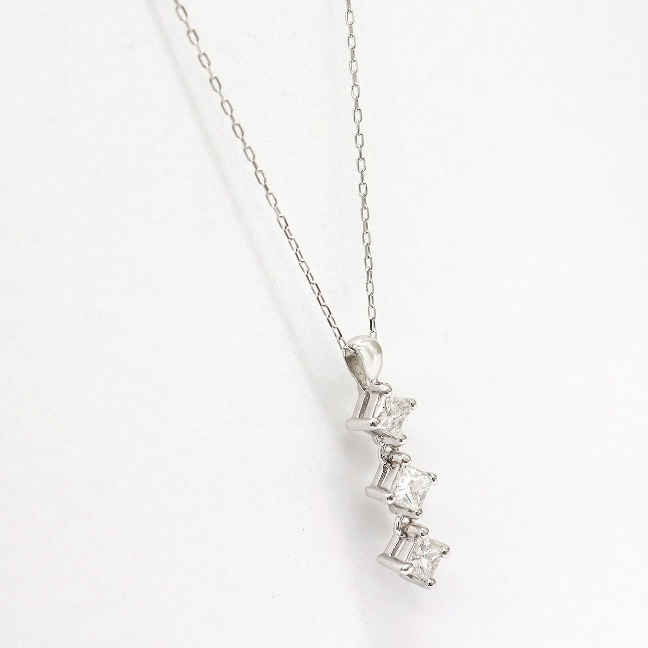 Pt900ダイヤネックレス0.25ct. プリンセスカット