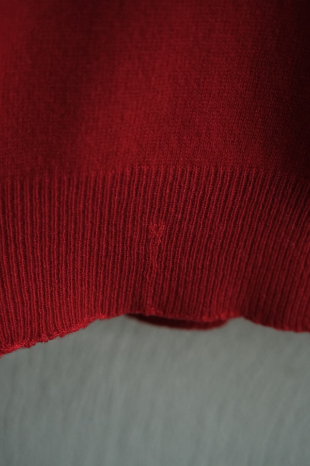 Utah/"Jos. A. Bank" v-neck cashmere sweater/red