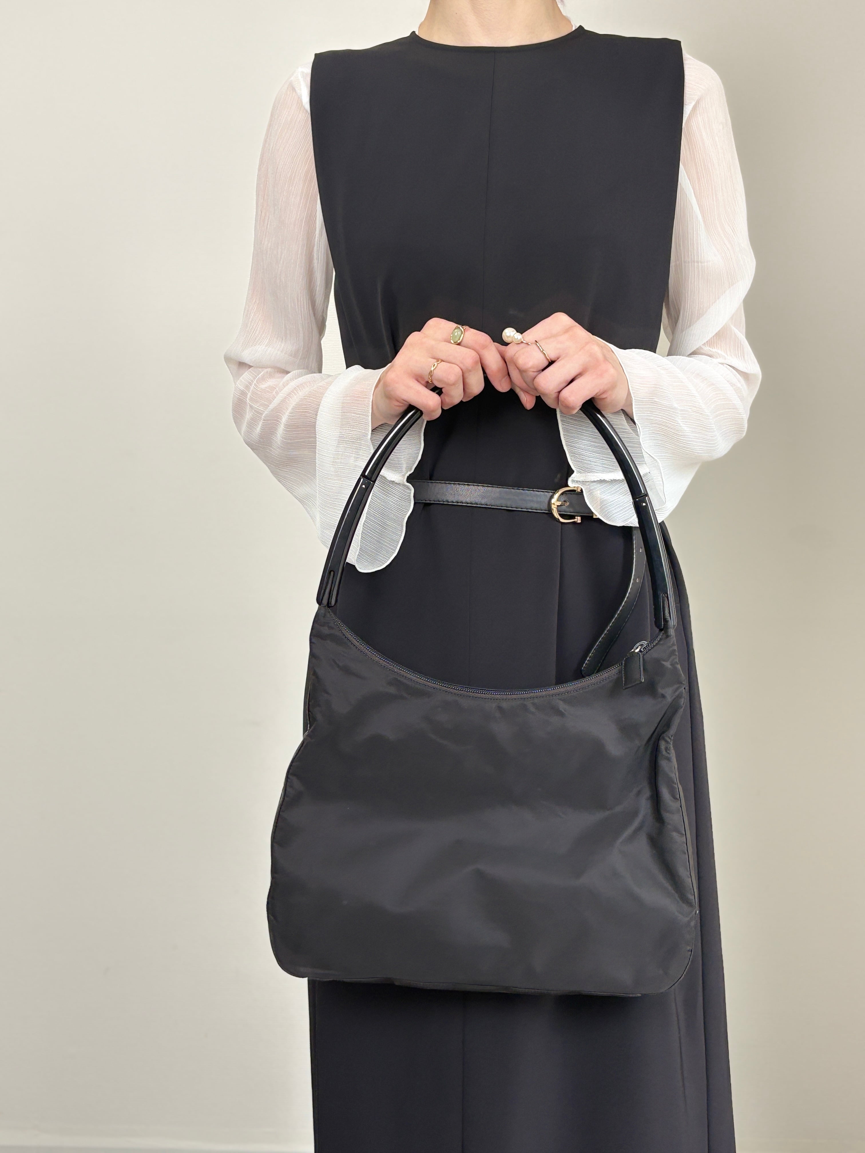 PRADA プラダ セミショルダーバッグ ブラック トライアングルロゴ ナイロン vintage ヴィンテージ オールド gpgejr