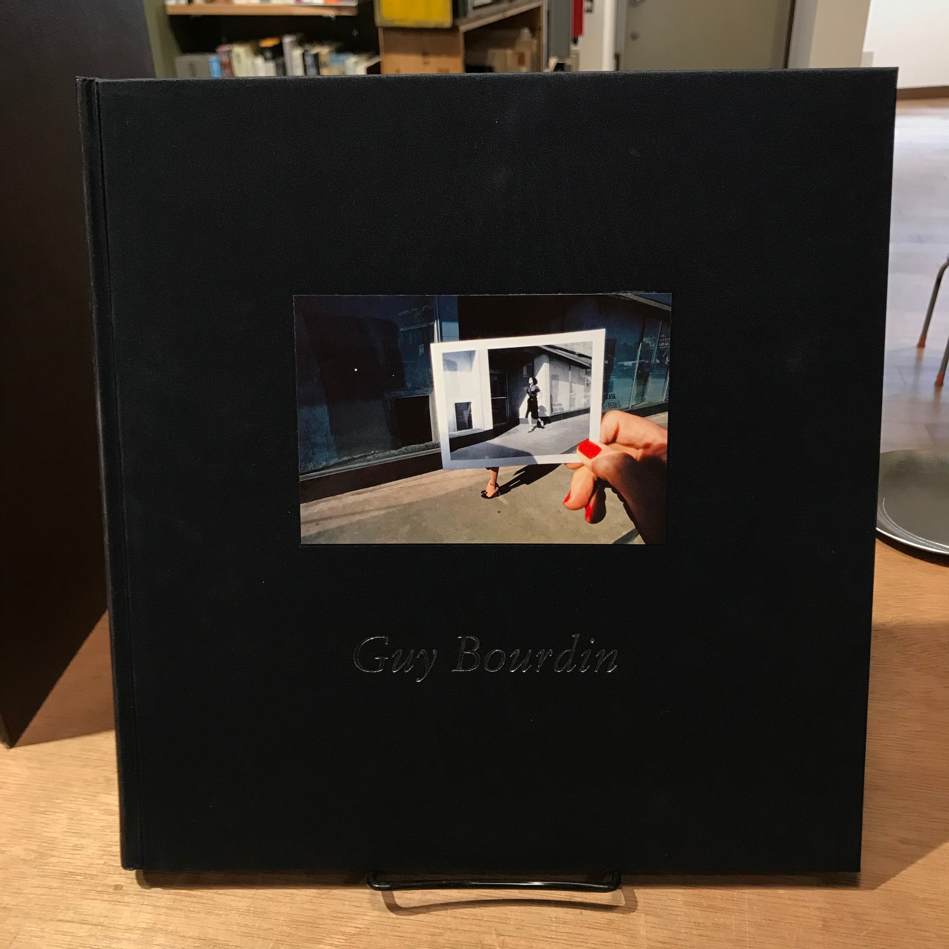 A MESSAGE FOR YOU / Guy Bourdin（ギイ・ブルダン） | PAY ID