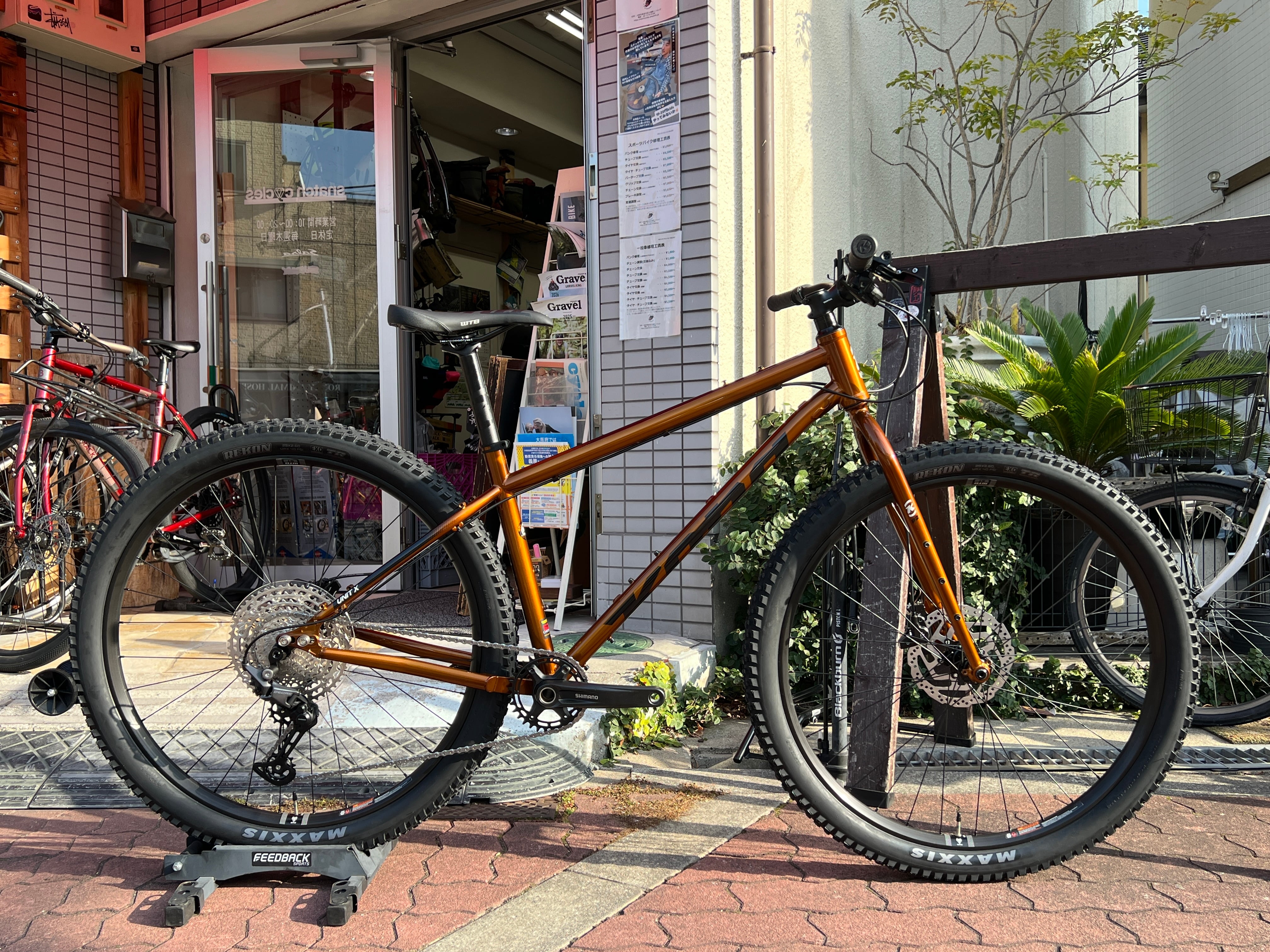 小物 KONA BLOG 登り・下りバランスよくこなすハードテイルトレイルバイク決定版