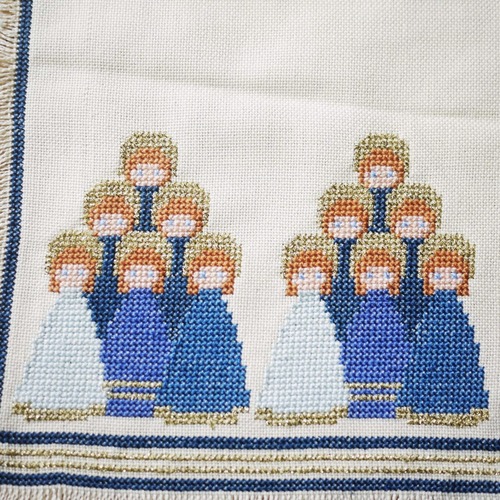 聖歌隊刺繍マット　フレメ　キット完成品　天使たちの合唱団/ブルー 　デンマークヴィンテージ