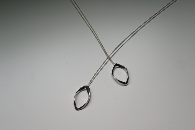 streamline necklace (2021SS new item )