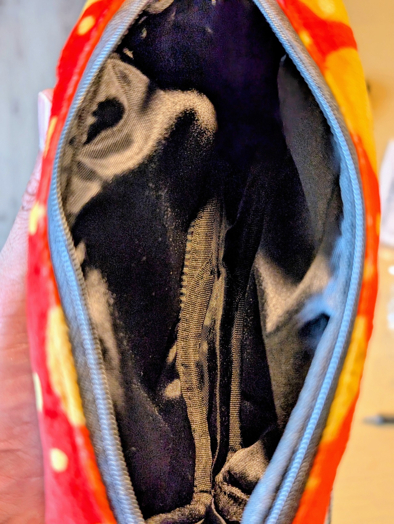 【母の日限定ラッピング付】pipi もこもこポーチ HUGLOTとりちゃん