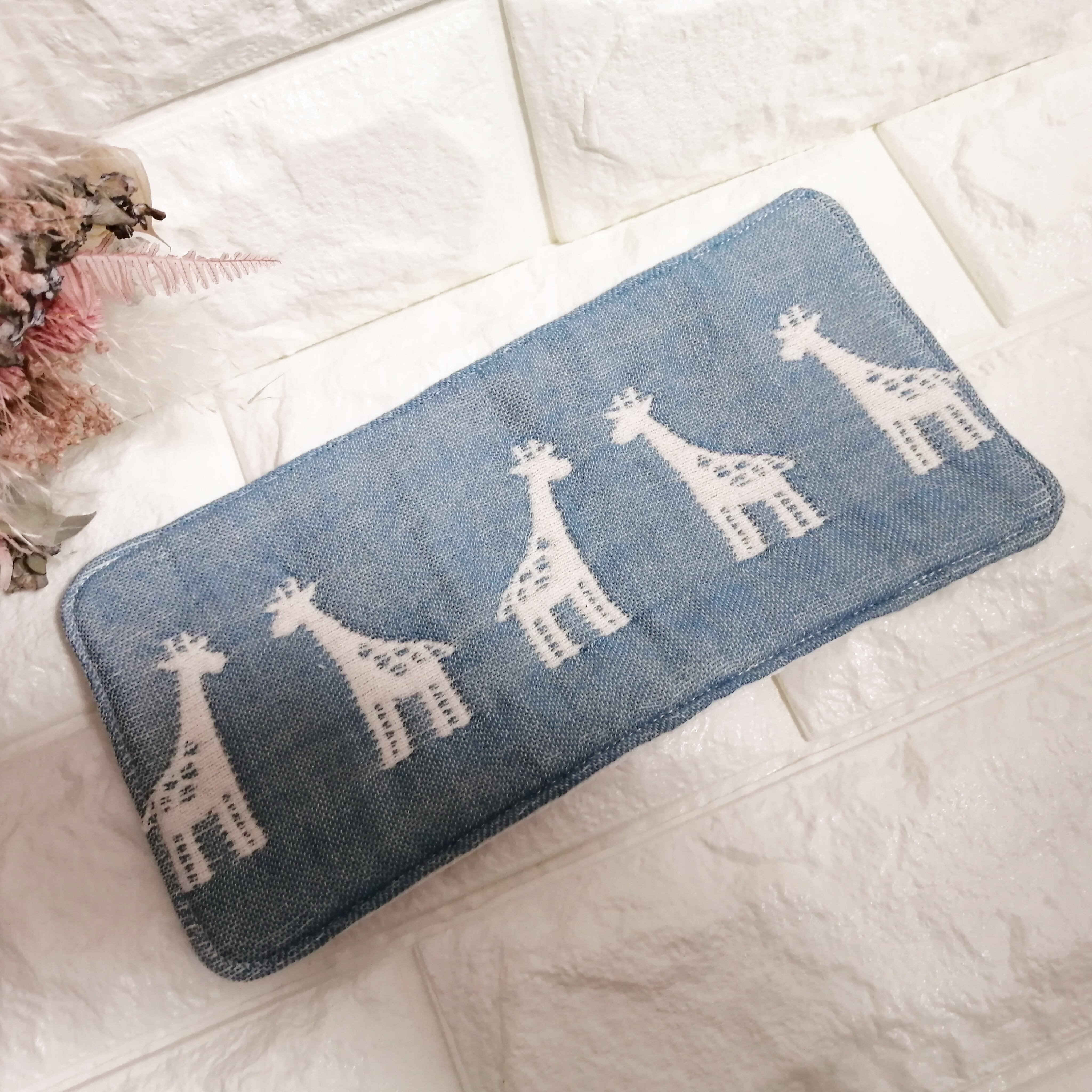 ガーゼのハンカチ 長方形 2層(6重ガーゼ x ワッフル生地)きりん ブルー