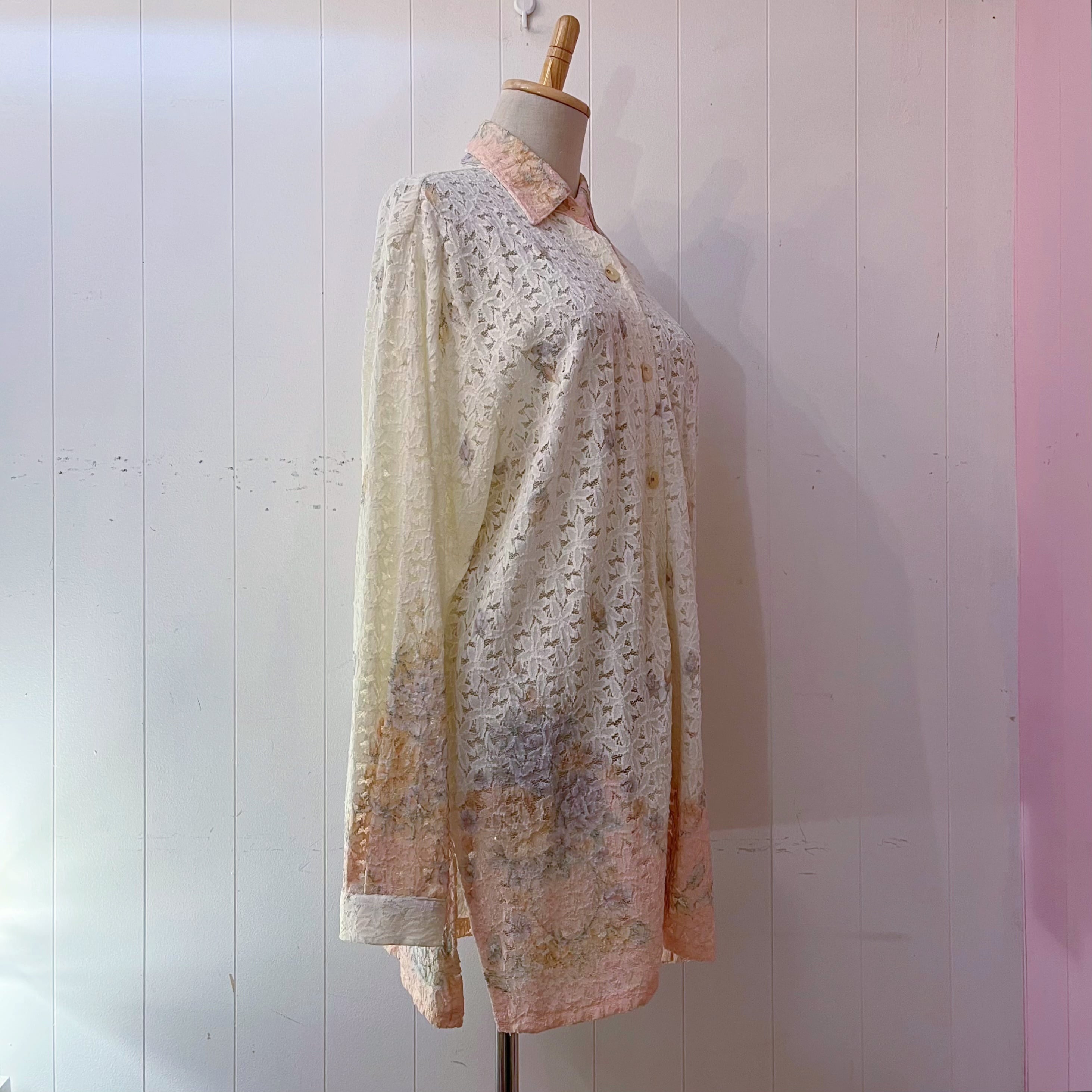 cream gradation flower mesh blouse