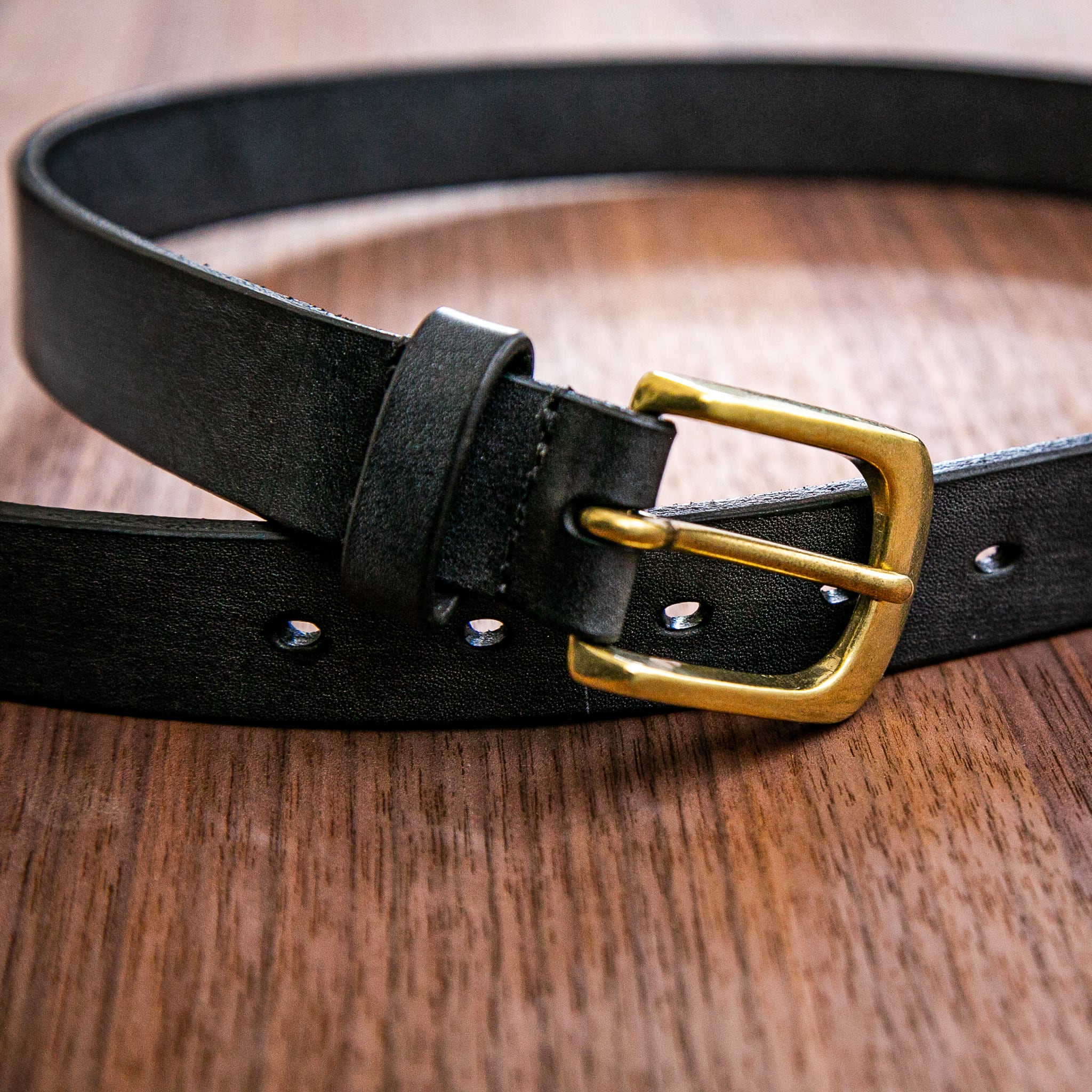 《シンプルで味がある高級革》ブライドルレザーの一枚革ベルト（ビジネス・カジュアル両用） | Cwith Leather（シーウィズレザー）  powered by BASE