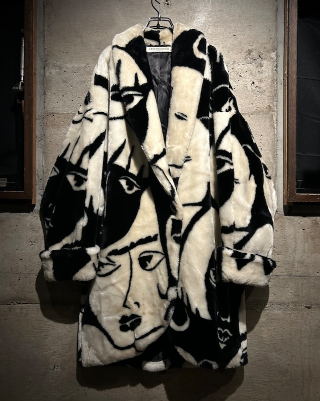 【Caka】“DONNYBROOK”Face Pattern Vintage Loose Faux Fur Coat