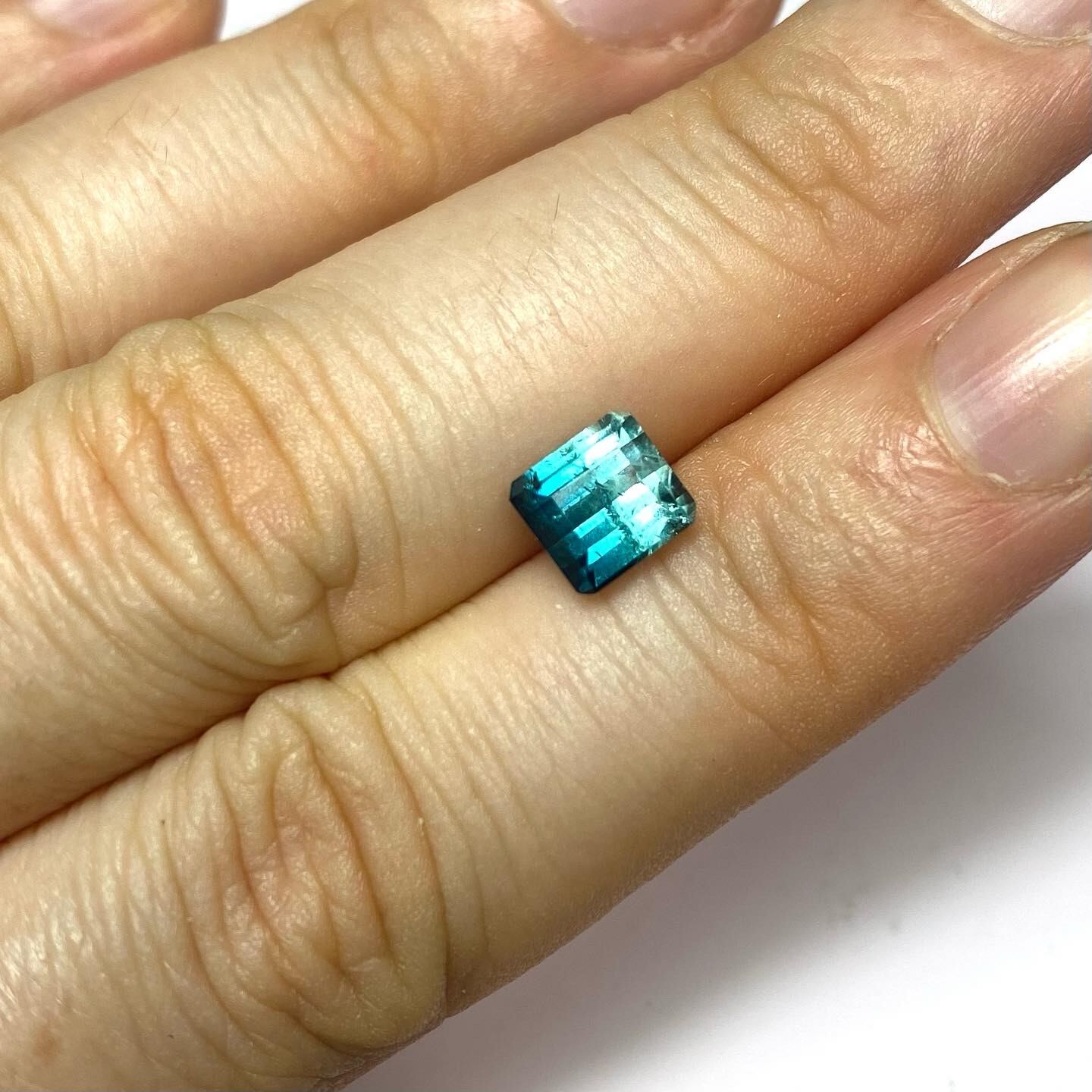 ハワイアンなバイカラートルマリン