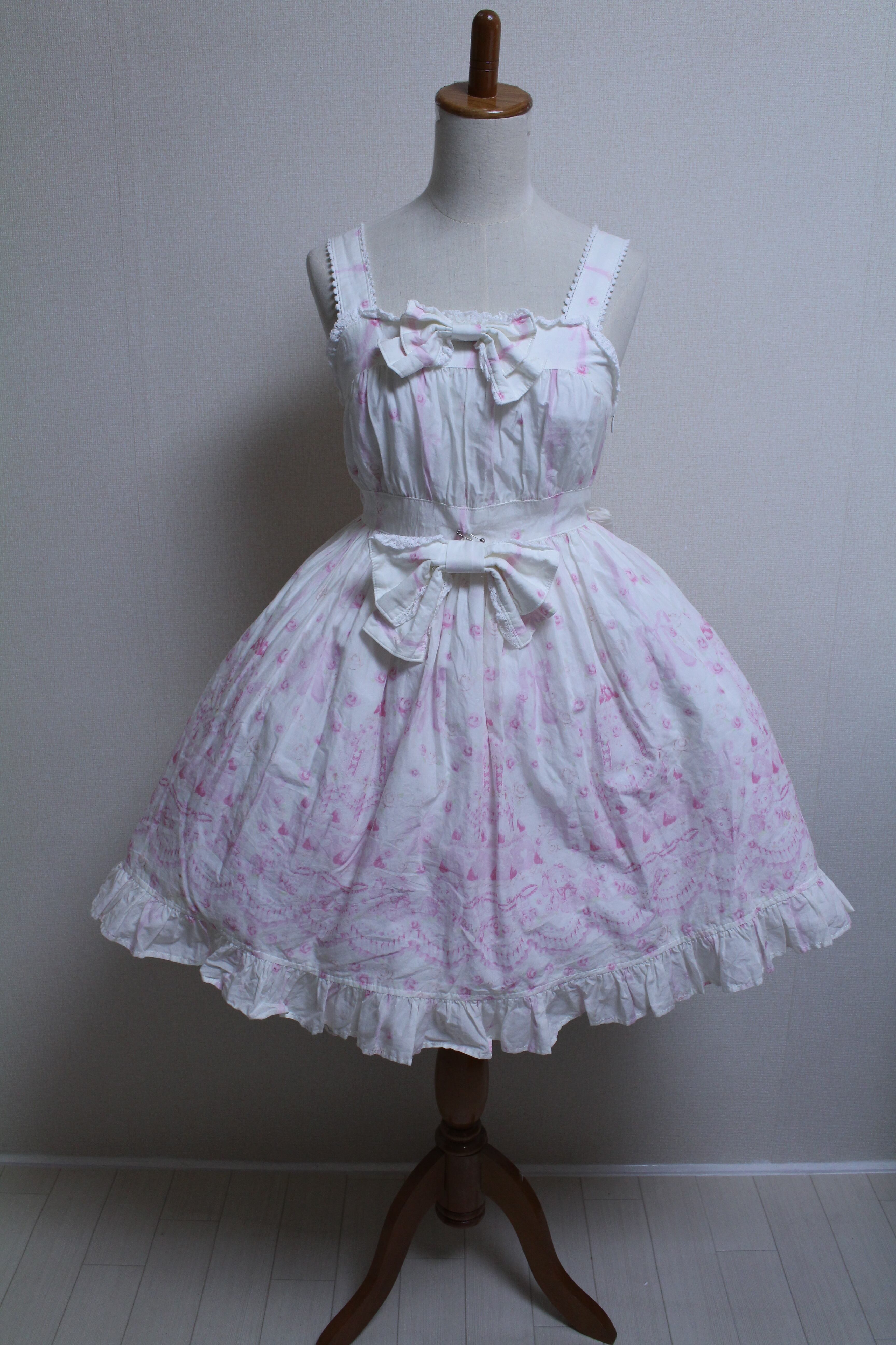 BABY, THE STARS SHINE BRIGHT Sugar Rose Cake JSK