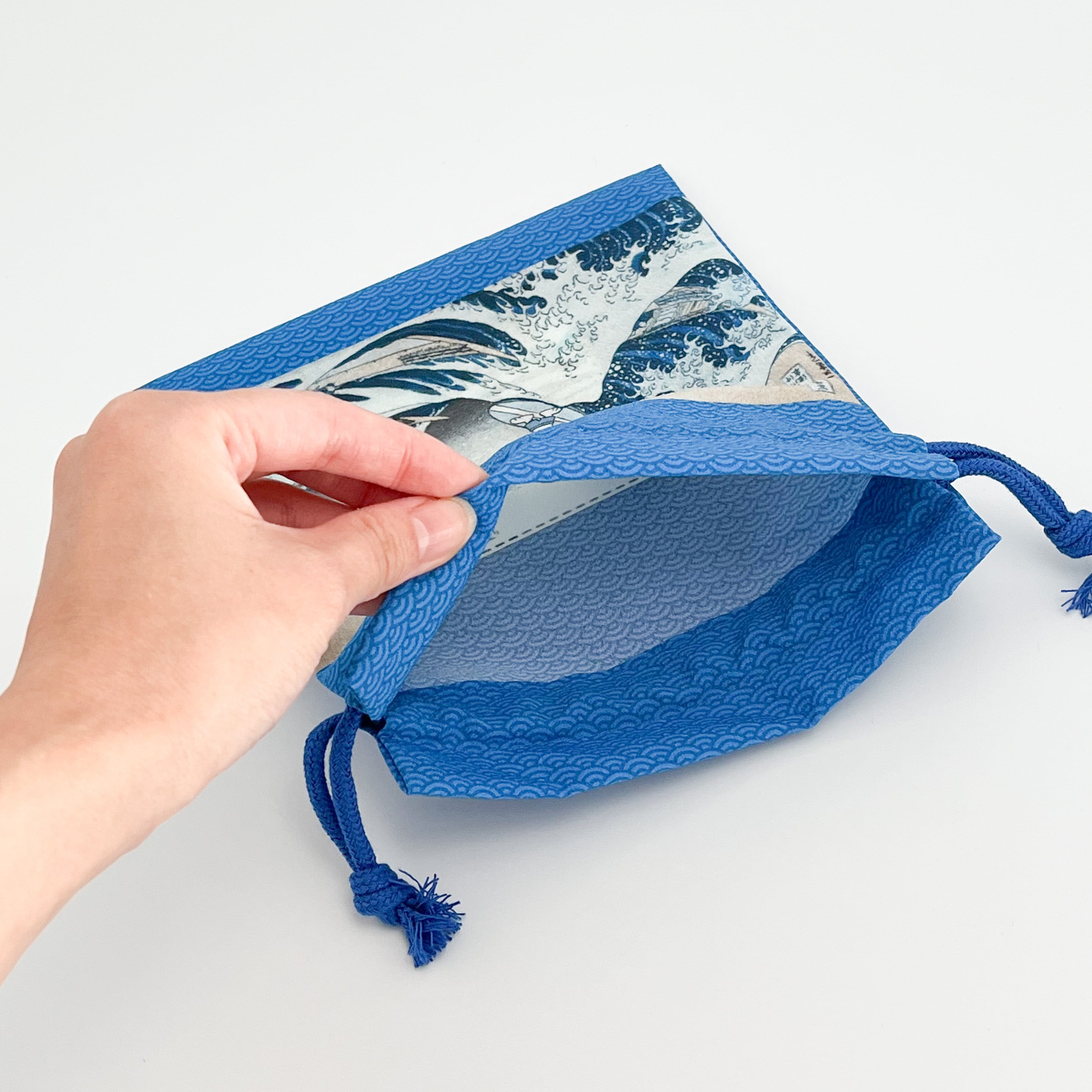 スヌーピー 巾着 葛飾北斎 神奈川沖浪裏 | hmm, by 東京都美術館