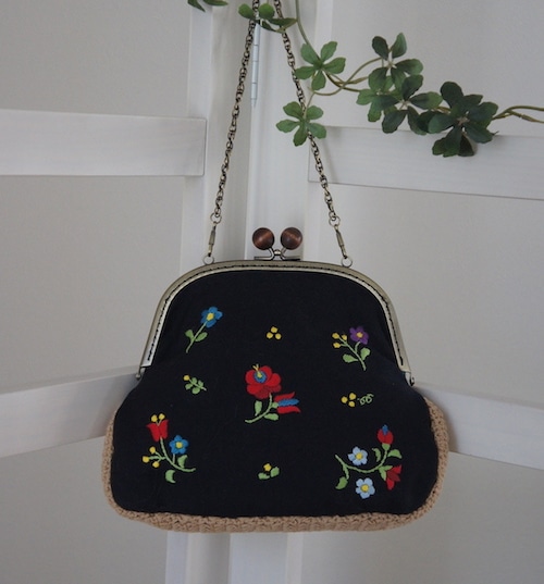 刺繍&クロシェのがま口Bag(小花柄）