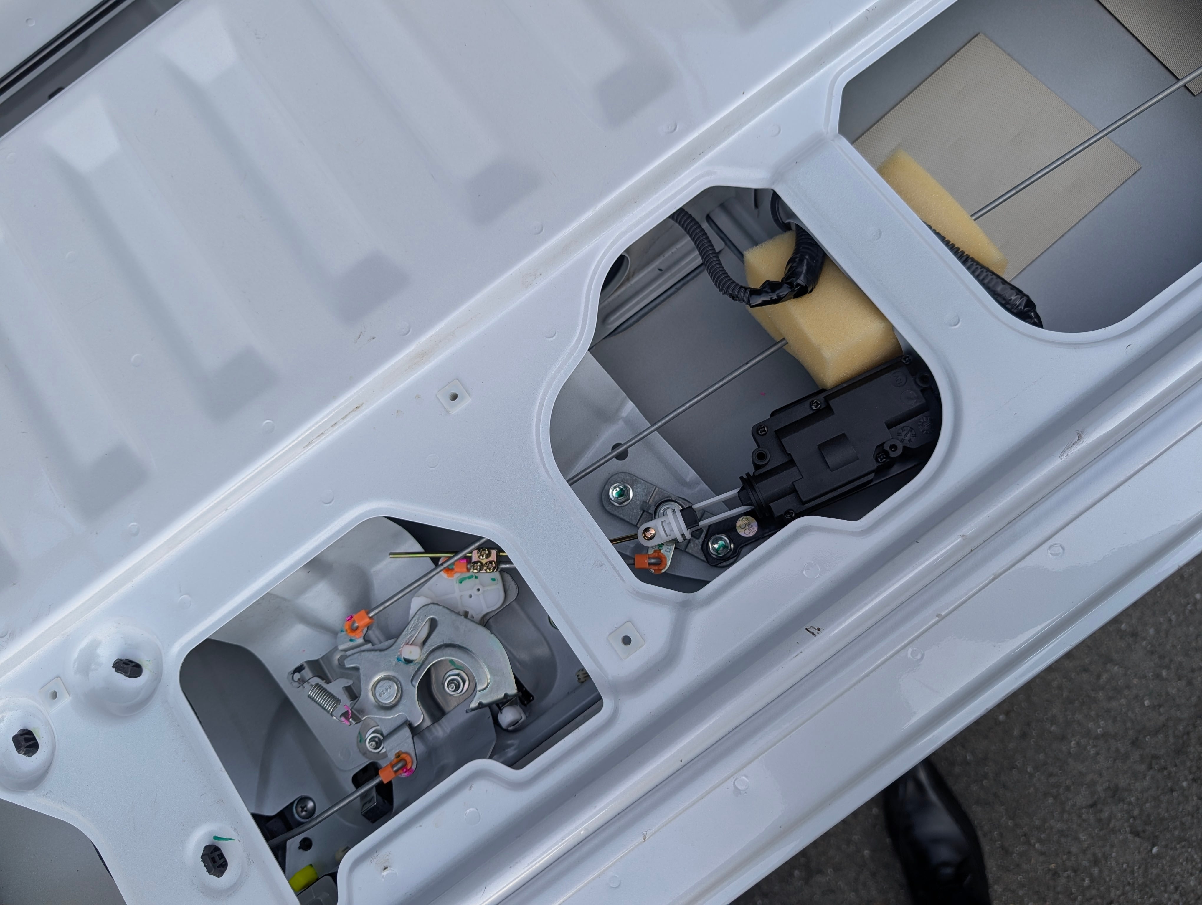 MDF トライトンリアゲートロックキット（純正リモコン連動型） | MDF