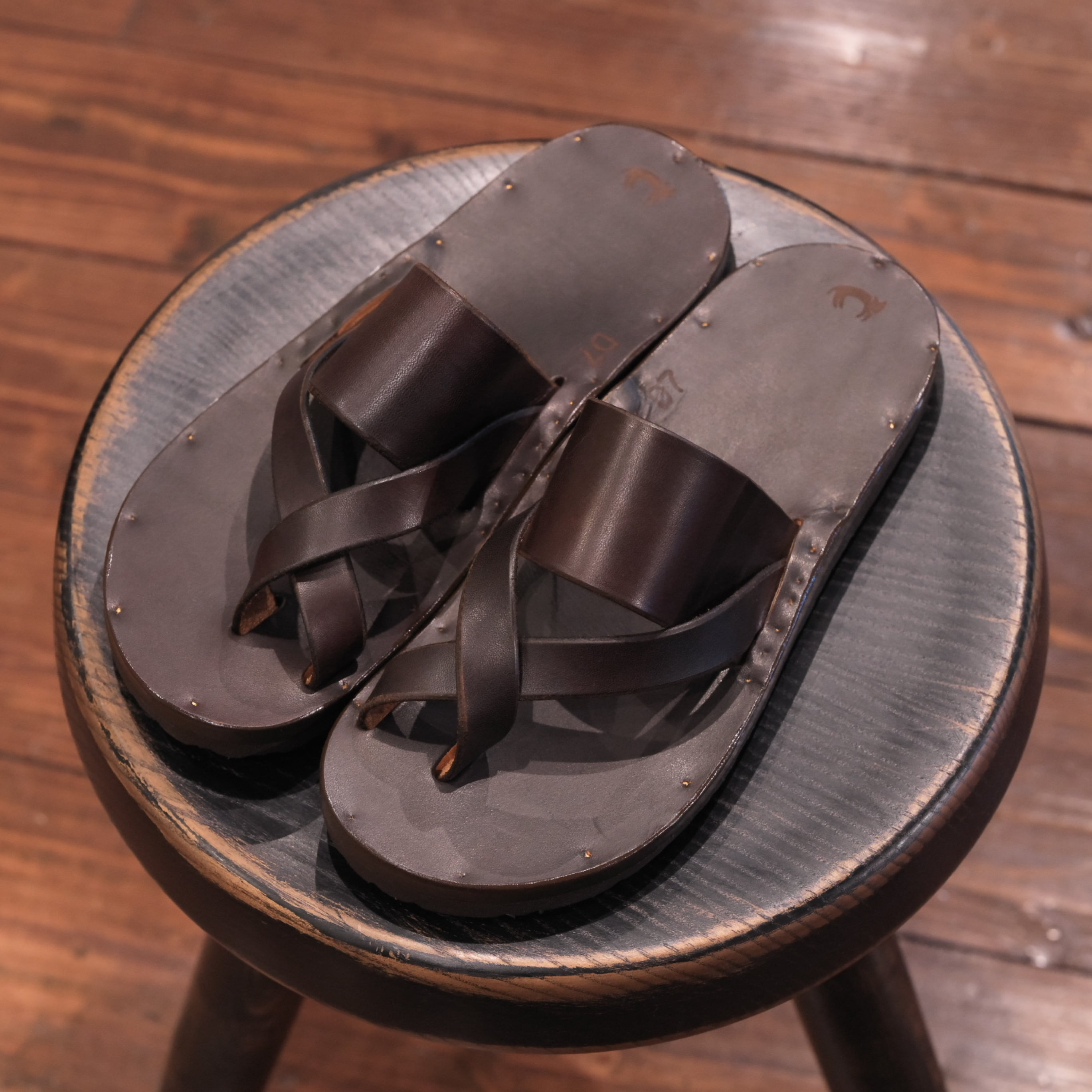 JUTTA NEUMANN (ユッタニューマン) "FRANK" -Brown-