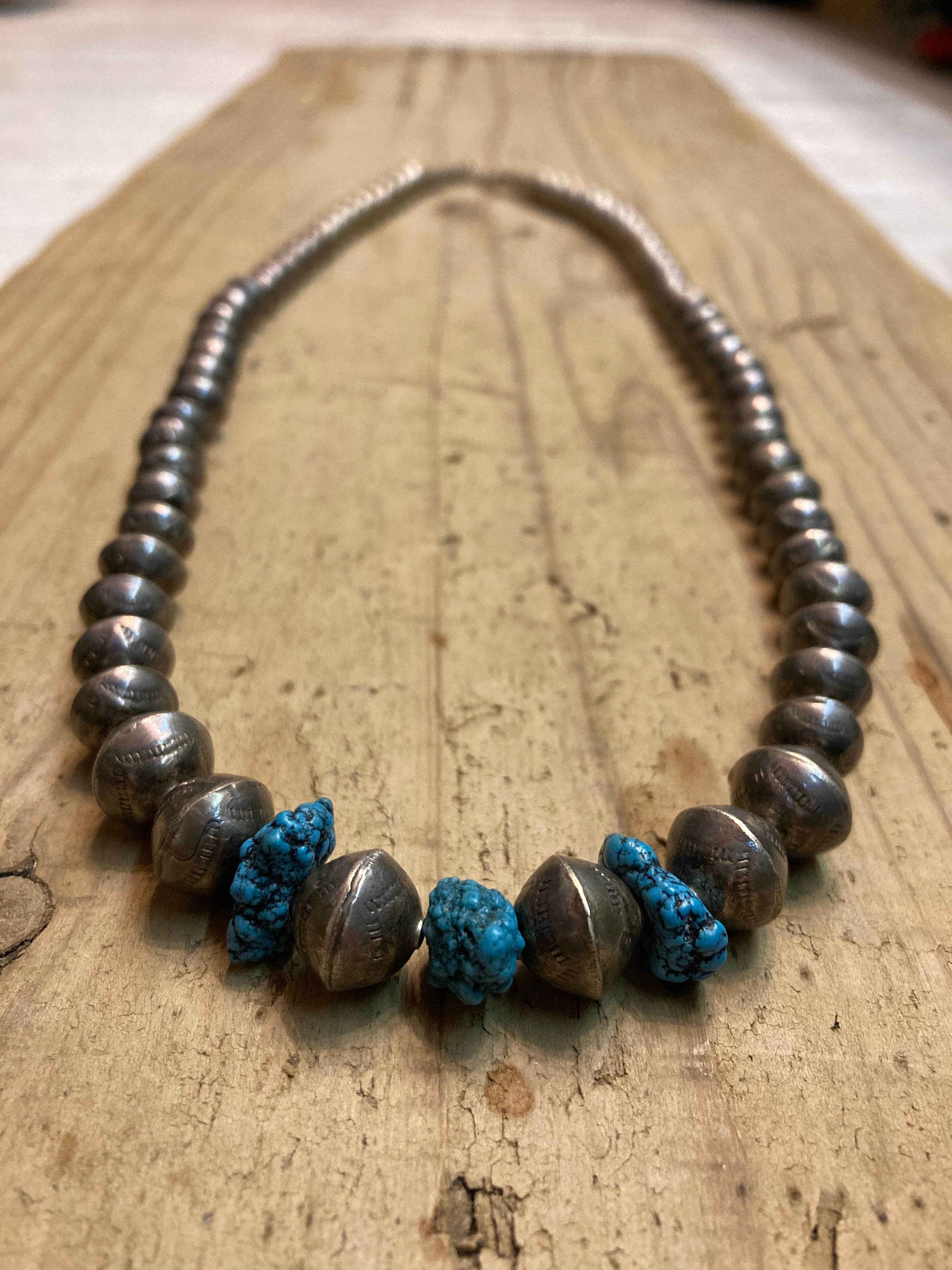 VINTAGE NAVAJO BEADS NECKLACE   (beady antiques)