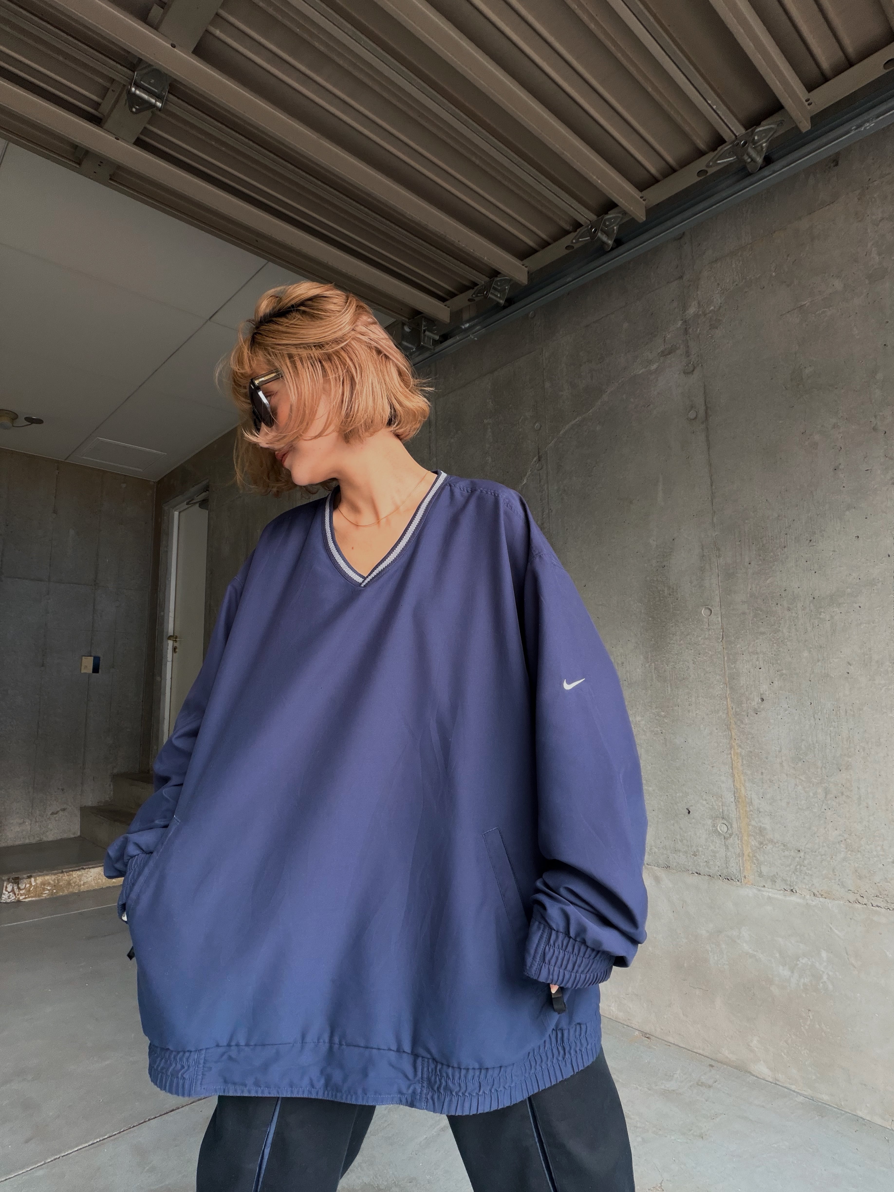 (OT1226)90’s old NIKE V neck nylon pullover