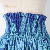 フラダンス 衣装 パウスカート ブルー系 エムエムジェイ 日本製 ハワイアンプリント アロハ プルメリア柄 MMJ レッスン 練習 フラ ダンス シングル スカート ハワイアン さわやか 鮮やか 華やか かわいい おしゃれ 上品 大人っぽい フラダンス衣装 メイド イン ジャパン プリントスカート アロハシャツ ダンスレッスン ハワイ感 スポーツ衣装 かわいいデザイン プリーツ カジュアルエレガント スカートスタイル シンプル おしゃれなデザイン