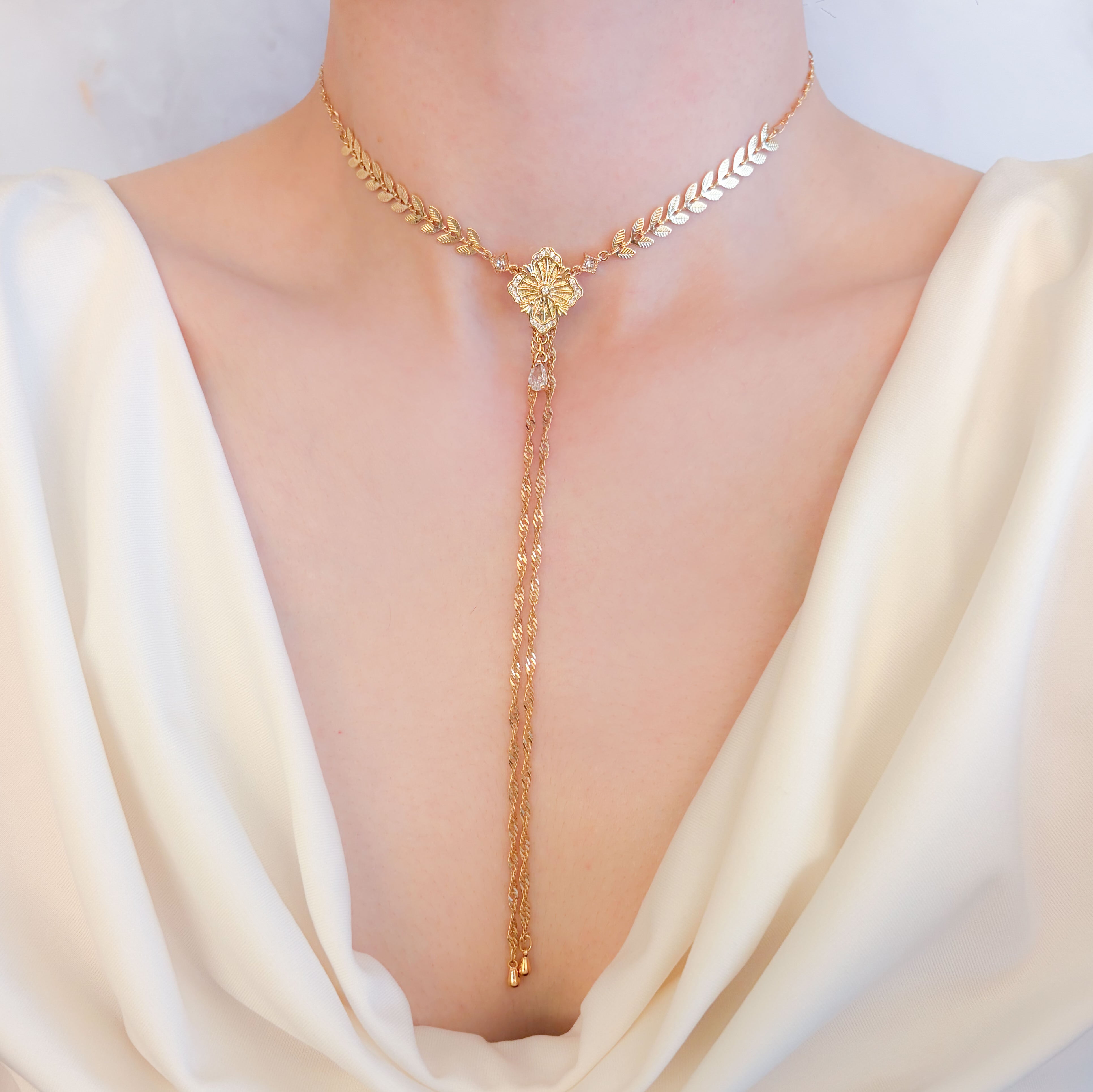 minami jewelry　torso ネックレス Danaë：キュービックジルコニアのループタイ風のY字ネックレス SV702