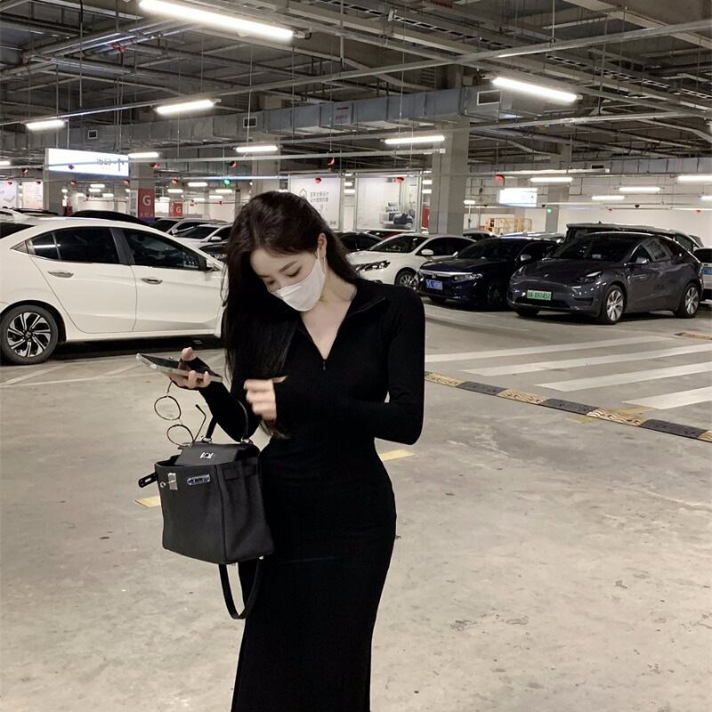 【新作】【送料無料】 純粋な欲望スリムフィットドレス秋の気質ロングフィッシュテールスカート女性のニットヒップスカート 2022 新しい長袖 0219997789460