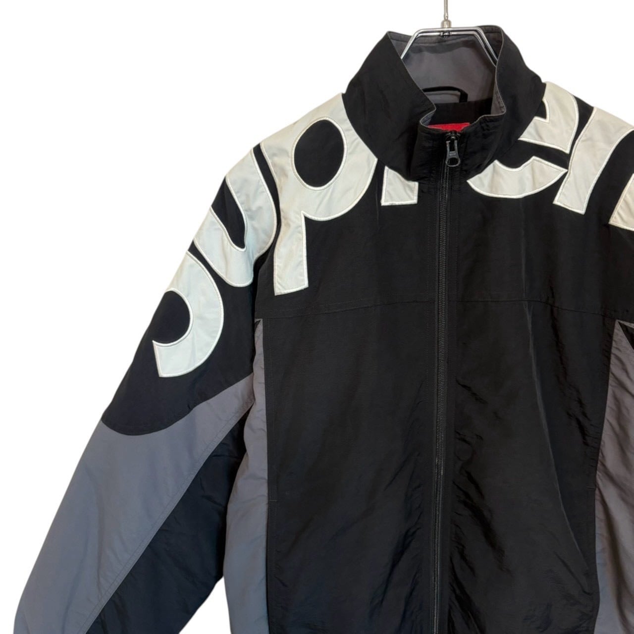 【即完売モデル】シュプリーム　　刺繍ビッグロゴ ナイロンジャケット supreme シュプリーム ナイロンジャケット S 刺繍ロゴ | 古着屋SAKASHITA