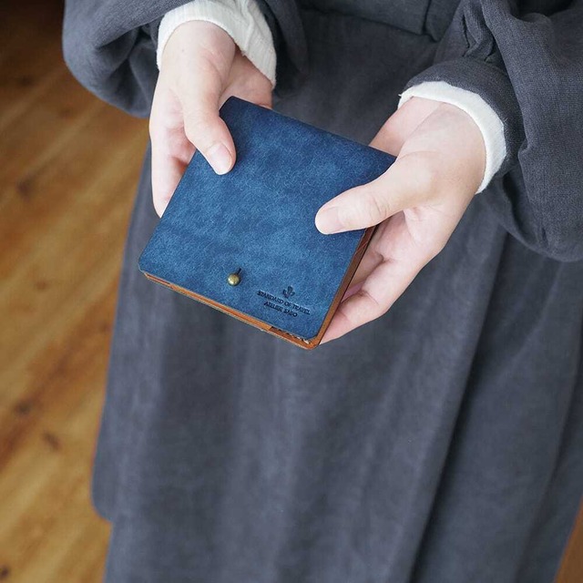 そこそこ薄い 二つ折り財布【ネイビー×イエロー】