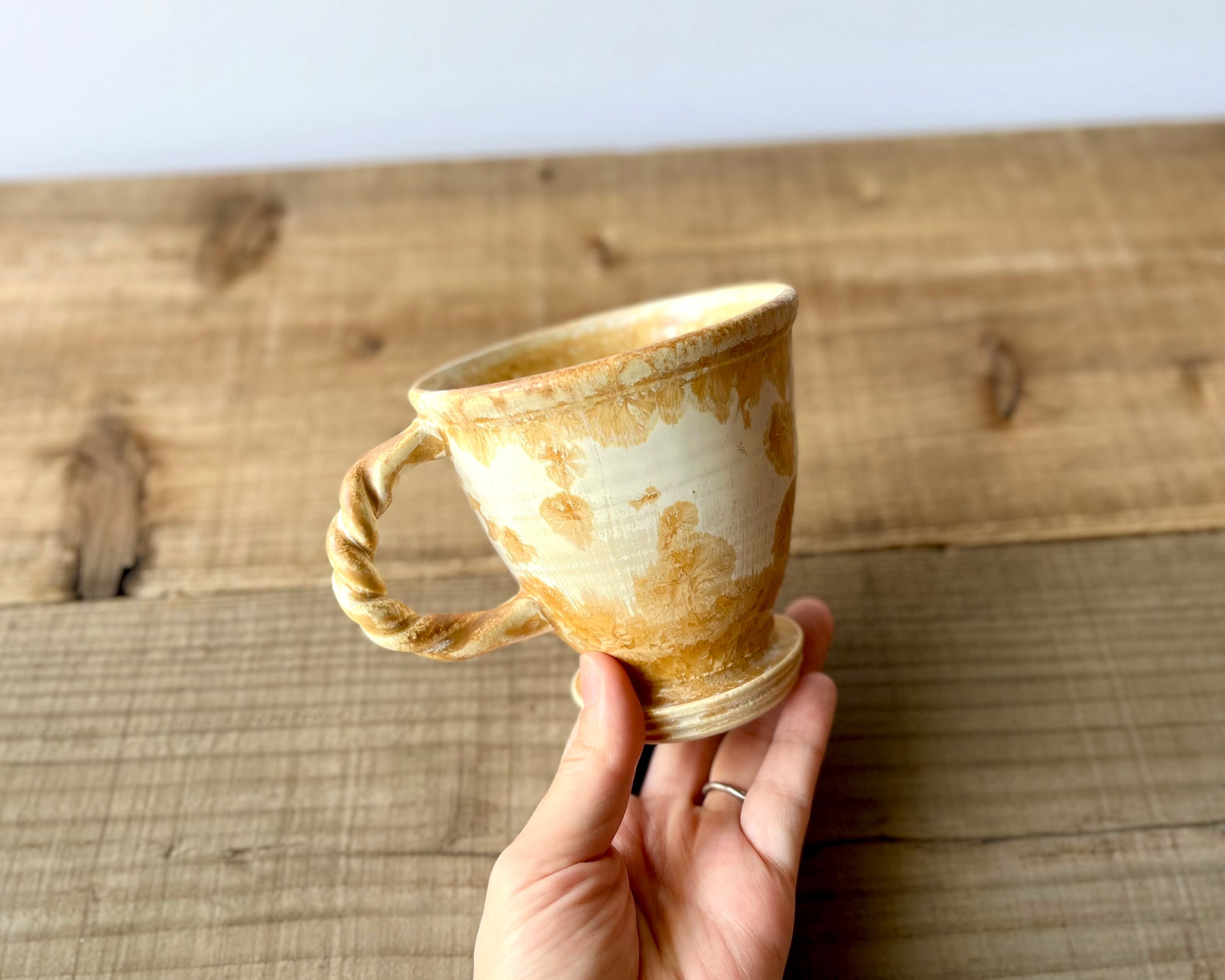 結晶釉マグ 琥珀 益子 / 三田 和実 | かがまぐ|アナタに寄り添う