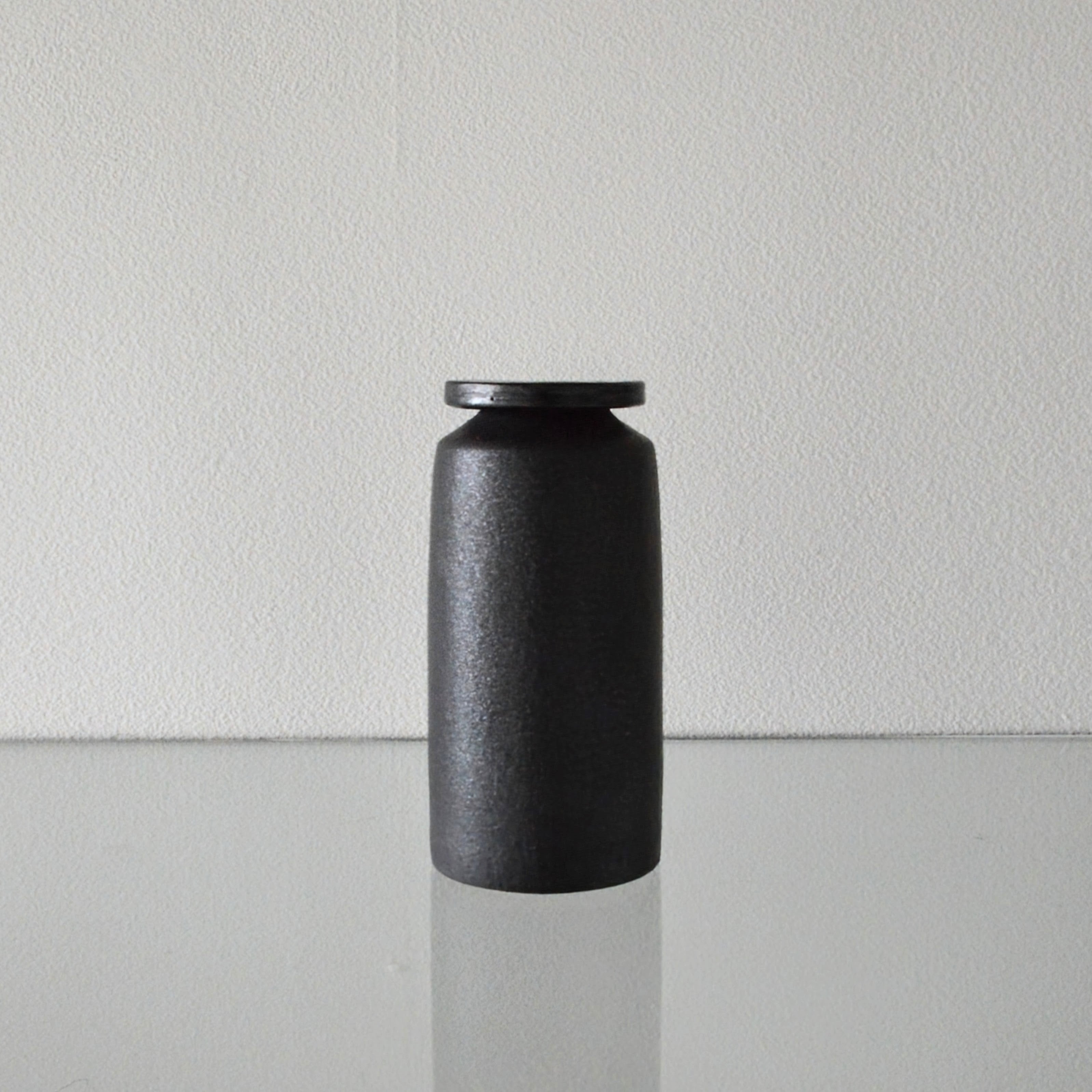 【LIMITED】小野俊 / フタモノ花器(手なり)黒 S